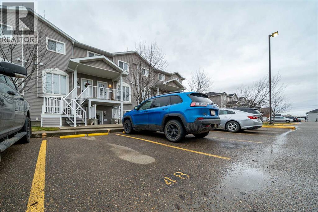 48 Somerset Lane Se, Medicine Hat, Alberta  T1B 0E7 - Photo 4 - A2275657
