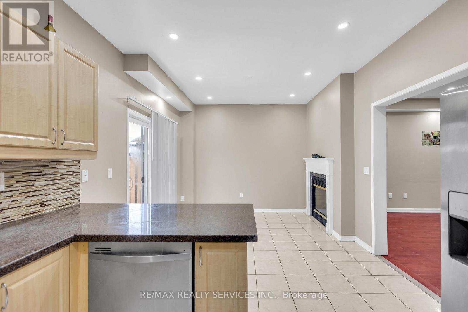 Upper - 108 Beavervalley Drive, Brampton, Ontario  L7A 3W6 - Photo 9 - W12473154