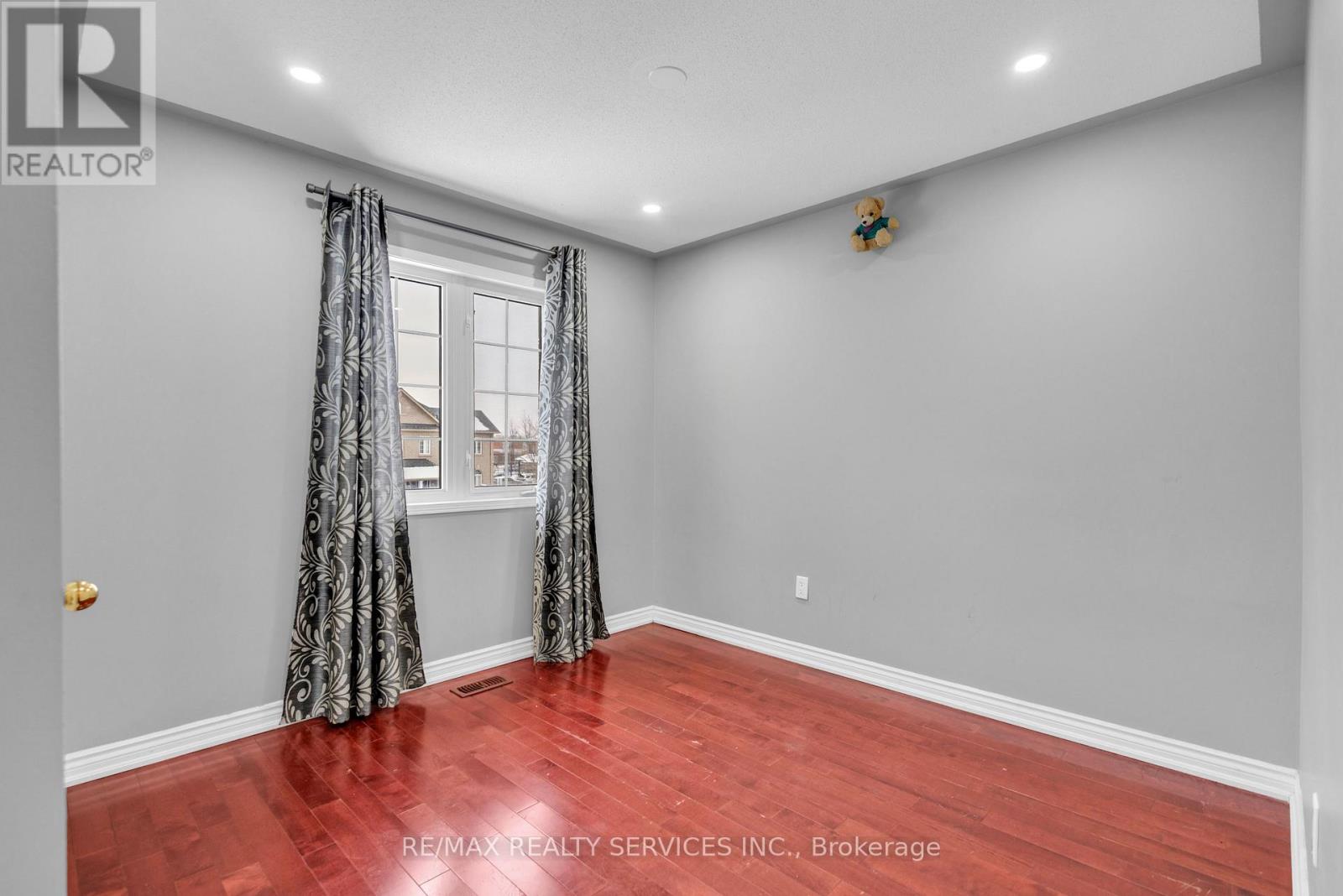 108 Beavervalley Drive, Brampton, Ontario  L7A 3W6 - Photo 12 - W12635740