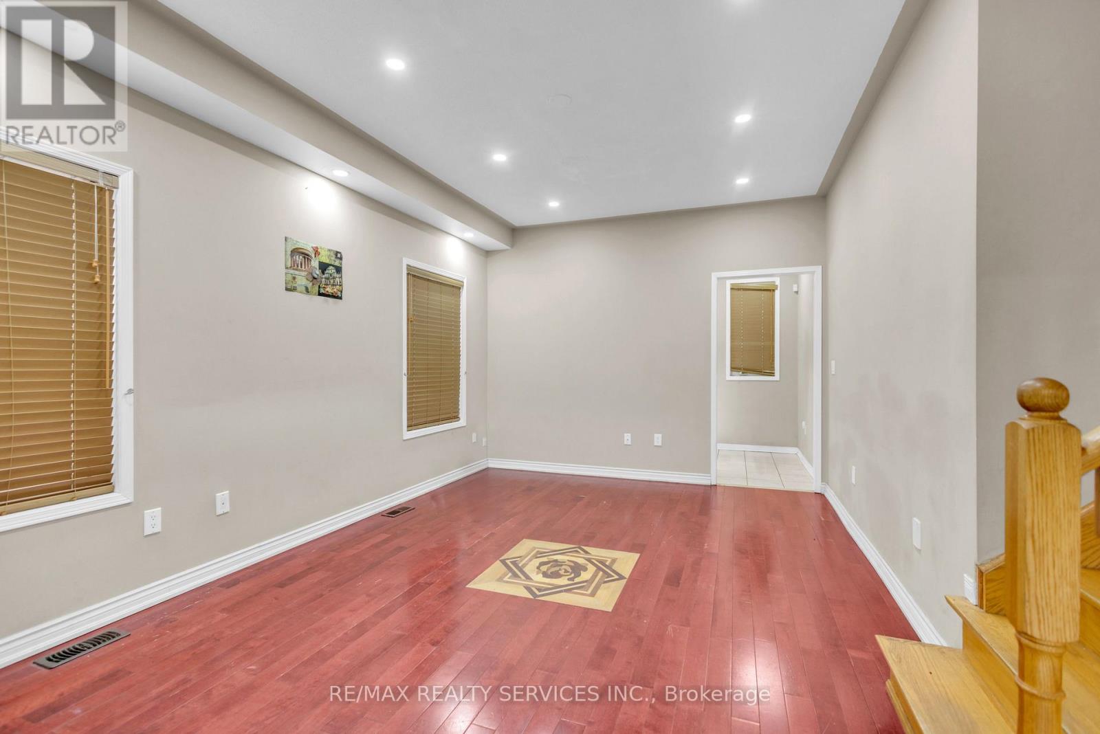 108 Beavervalley Drive, Brampton, Ontario  L7A 3W6 - Photo 5 - W12635740