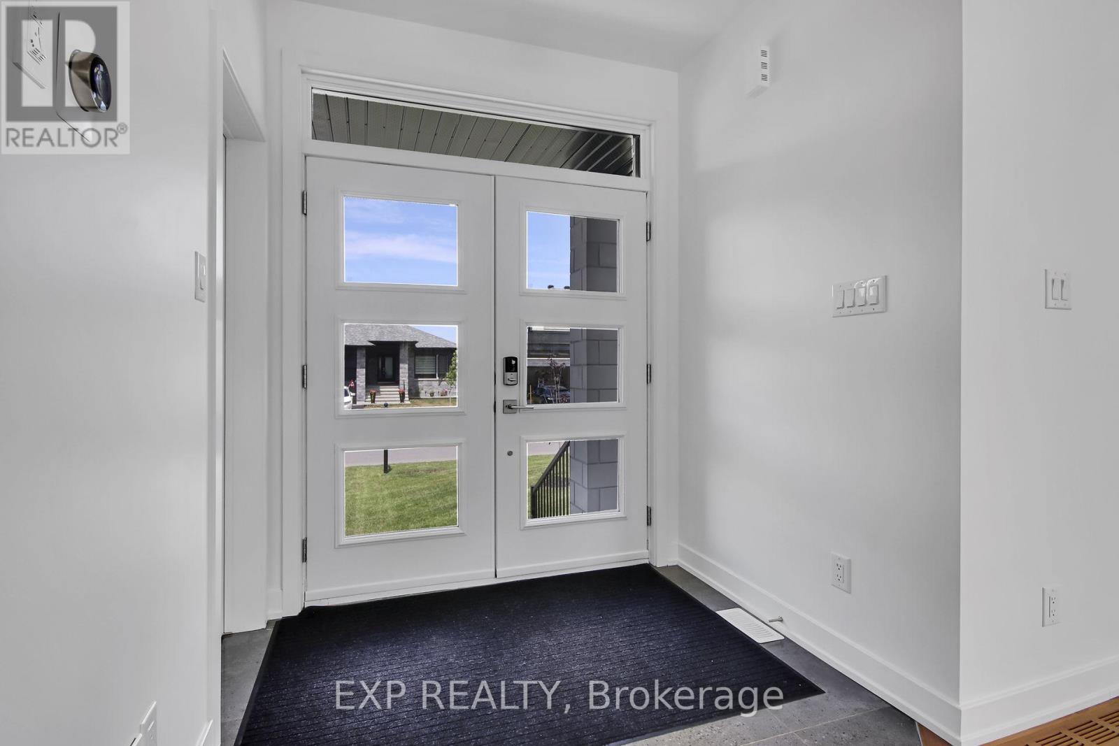 513 Barrage Street, Casselman, Ontario  K0A 1M0 - Photo 2 - X12641644