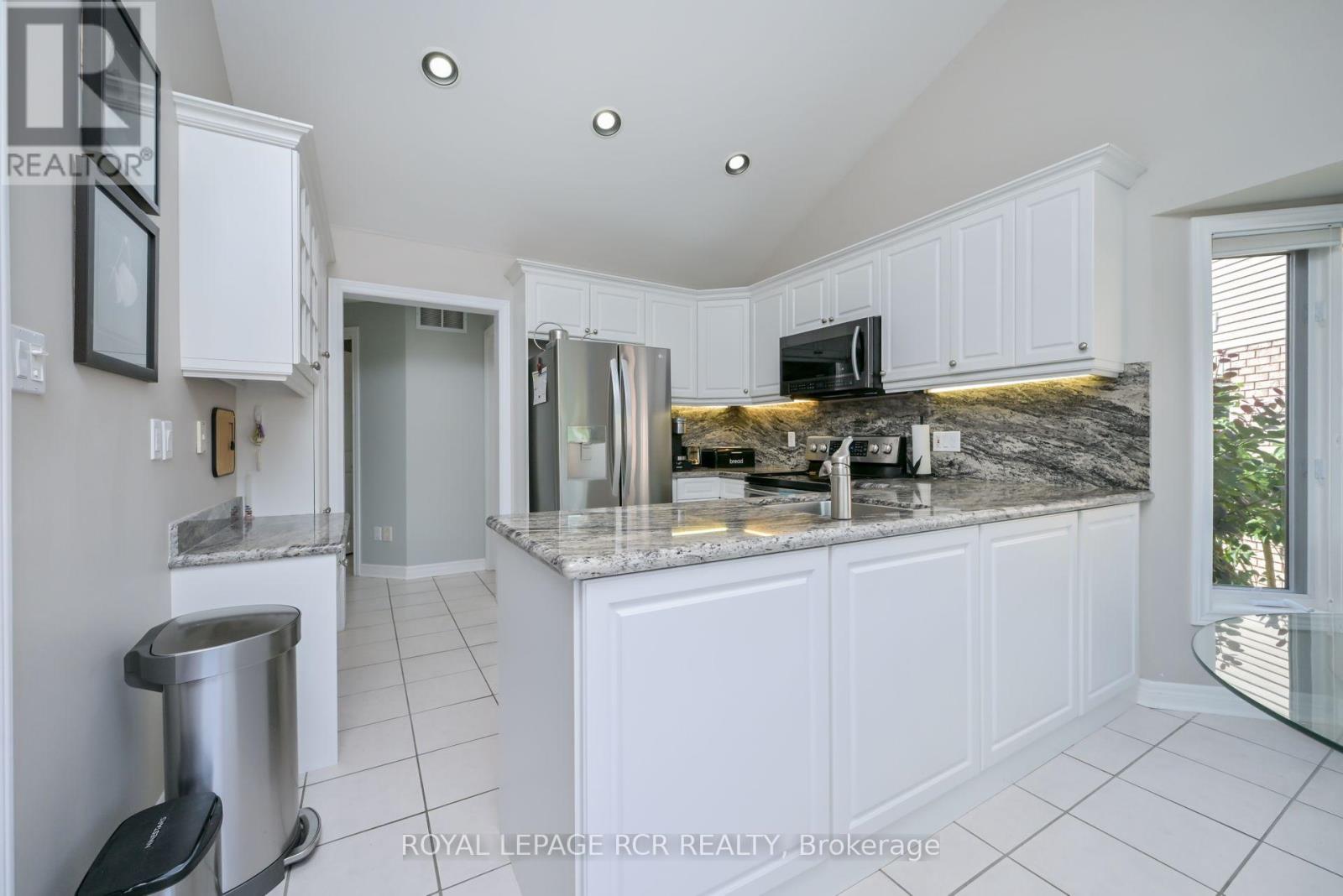 43 Bella Vista Trail, New Tecumseth, Ontario  L9R 2C7 - Photo 5 - N12425877