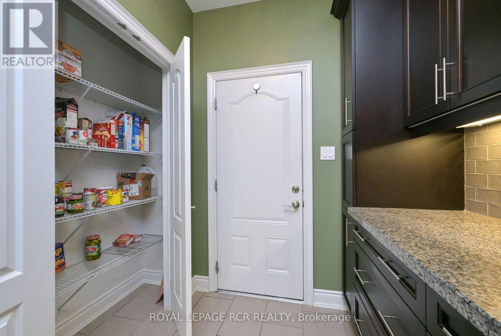 45 Hillcrest Drive, New Tecumseth, Ontario  L9R 0N4 - Photo 11 - N12439613