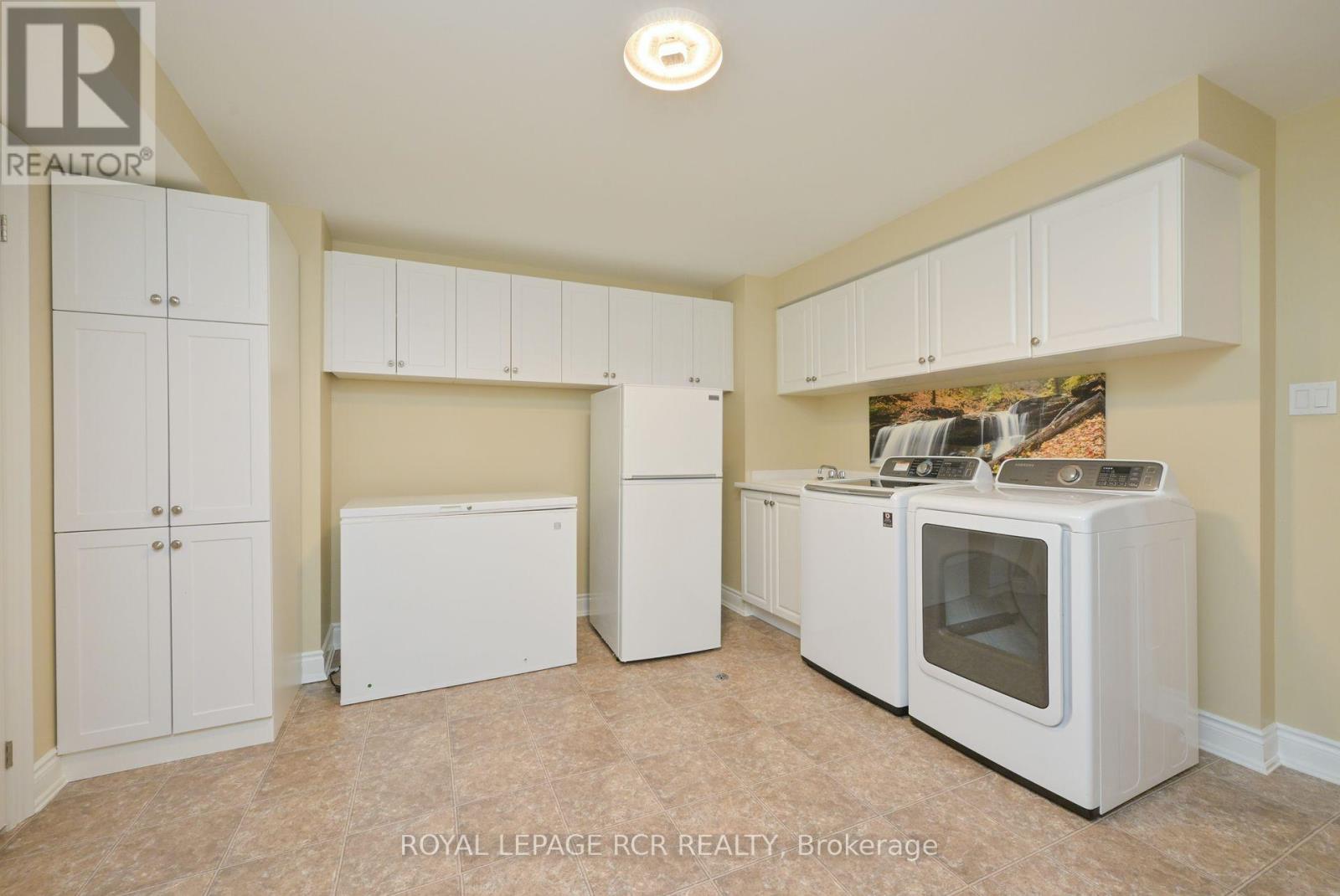 45 Hillcrest Drive, New Tecumseth, Ontario  L9R 0N4 - Photo 22 - N12439613