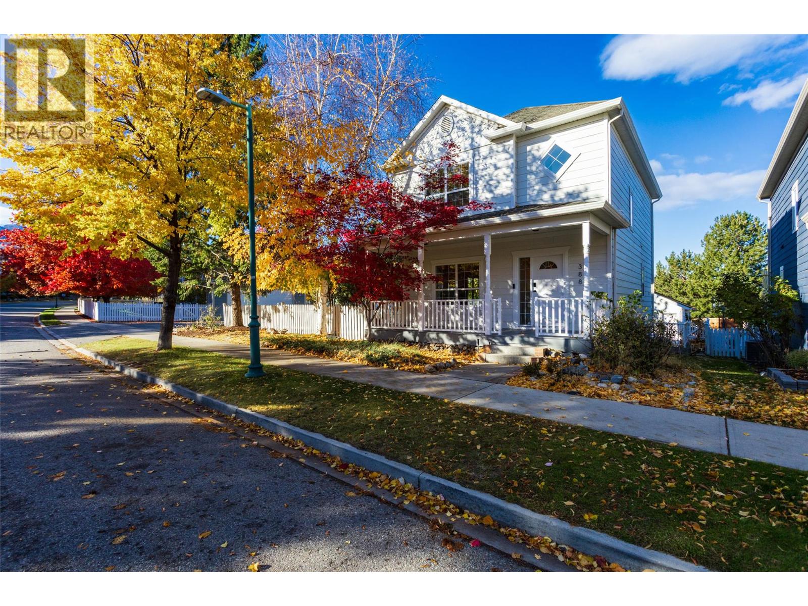 388 Mccarren Avenue, Kelowna, British Columbia  V1W 4W3 - Photo 2 - 10371347