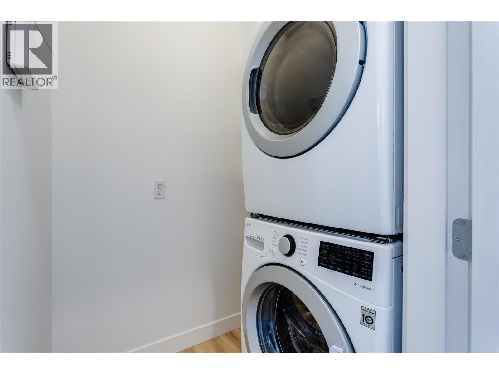 388 Mccarren Avenue, Kelowna, British Columbia  V1W 4W3 - Photo 30 - 10371347