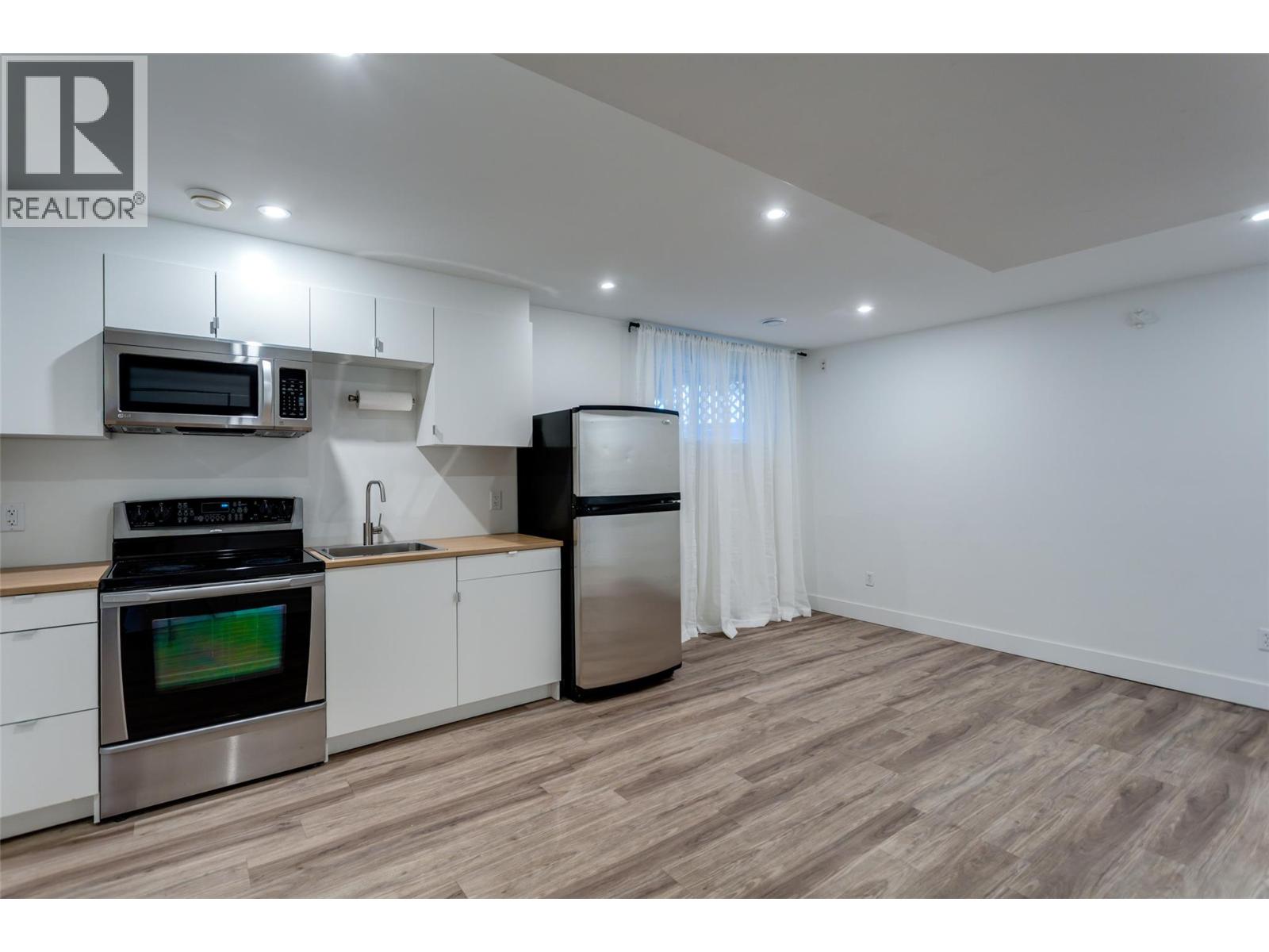 388 Mccarren Avenue, Kelowna, British Columbia  V1W 4W3 - Photo 52 - 10371347