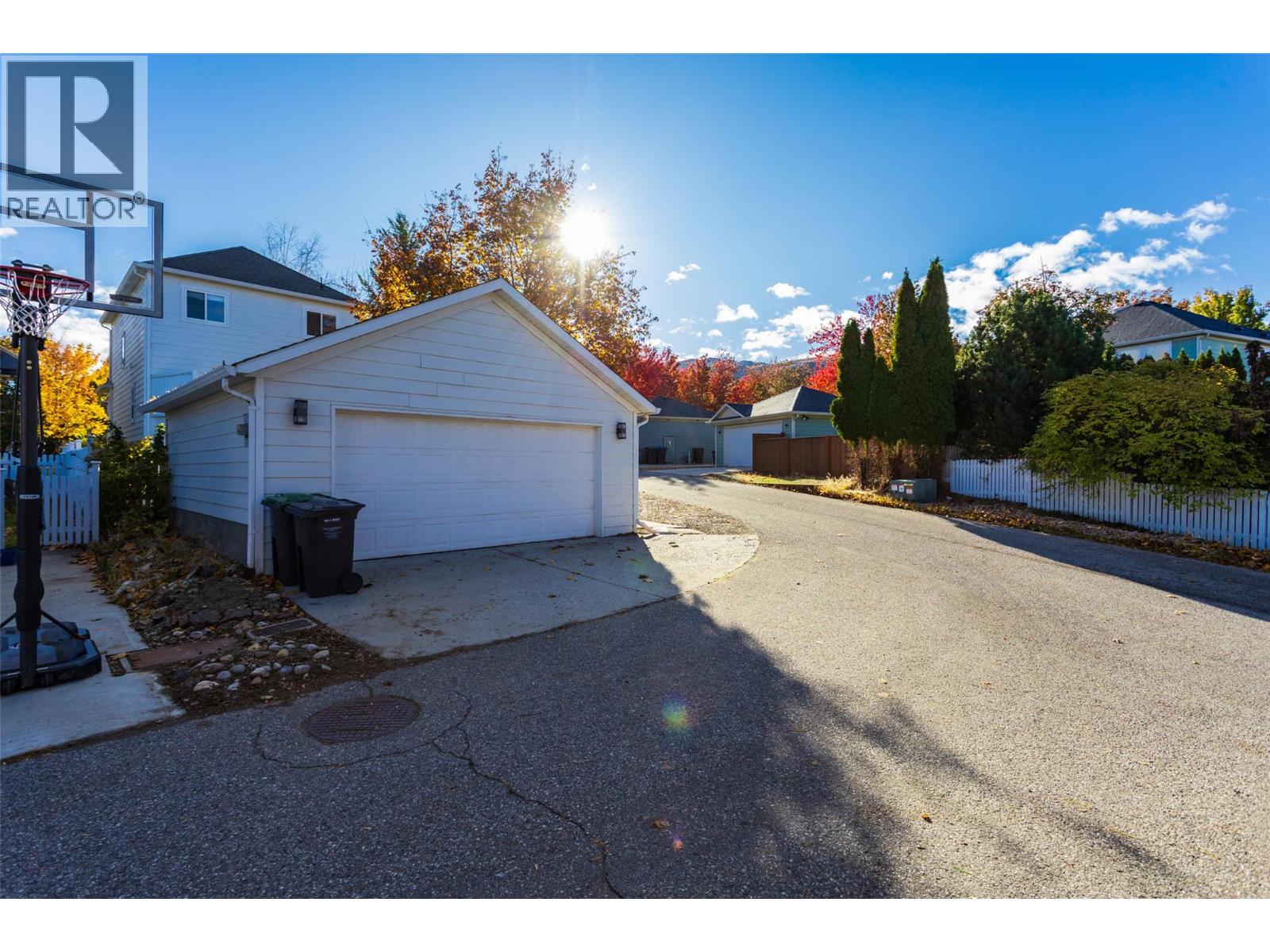 388 Mccarren Avenue, Kelowna, British Columbia  V1W 4W3 - Photo 61 - 10371347