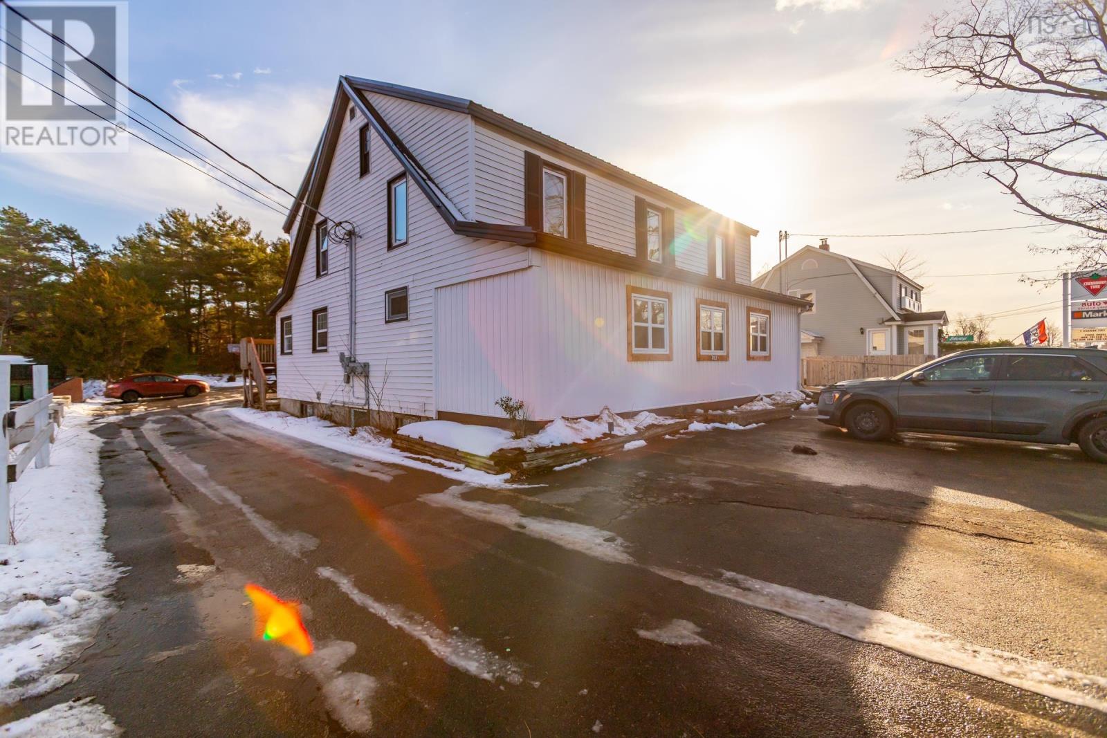 752 Central Avenue, Greenwood, Nova Scotia  B0P 1N0 - Photo 4 - 202529568