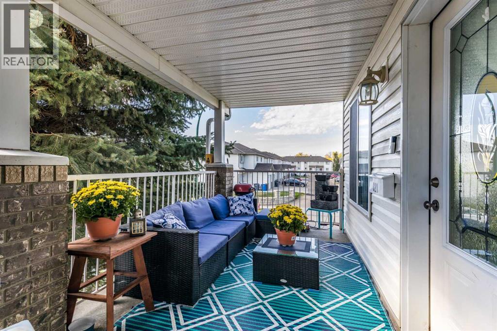 321 Washington Way Se, Medicine Hat, Alberta  T1A 8T9 - Photo 4 - A2260459