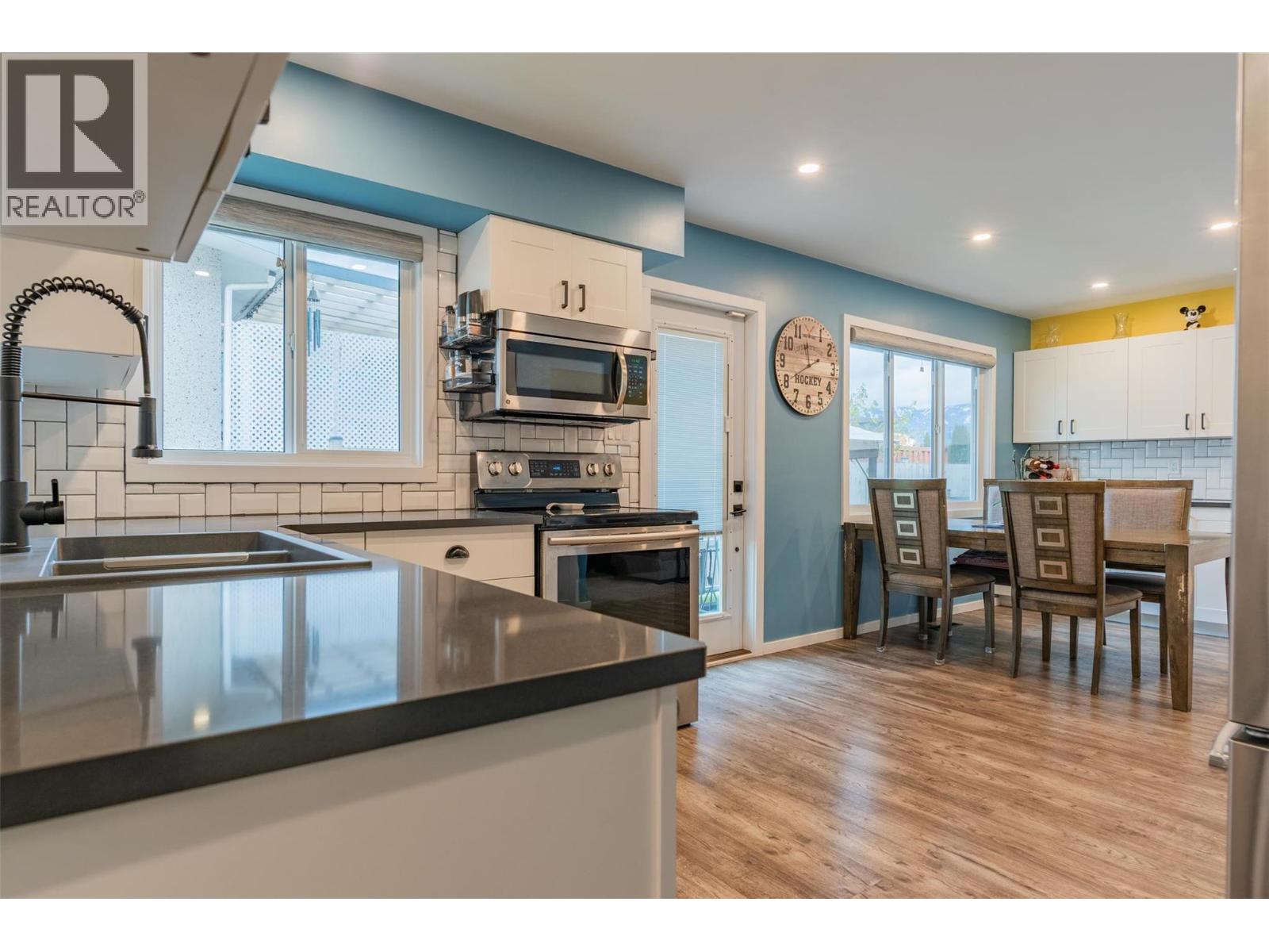 3690 Carnation Drive, Trail, British Columbia  V1R 2W6 - Photo 5 - 10371309