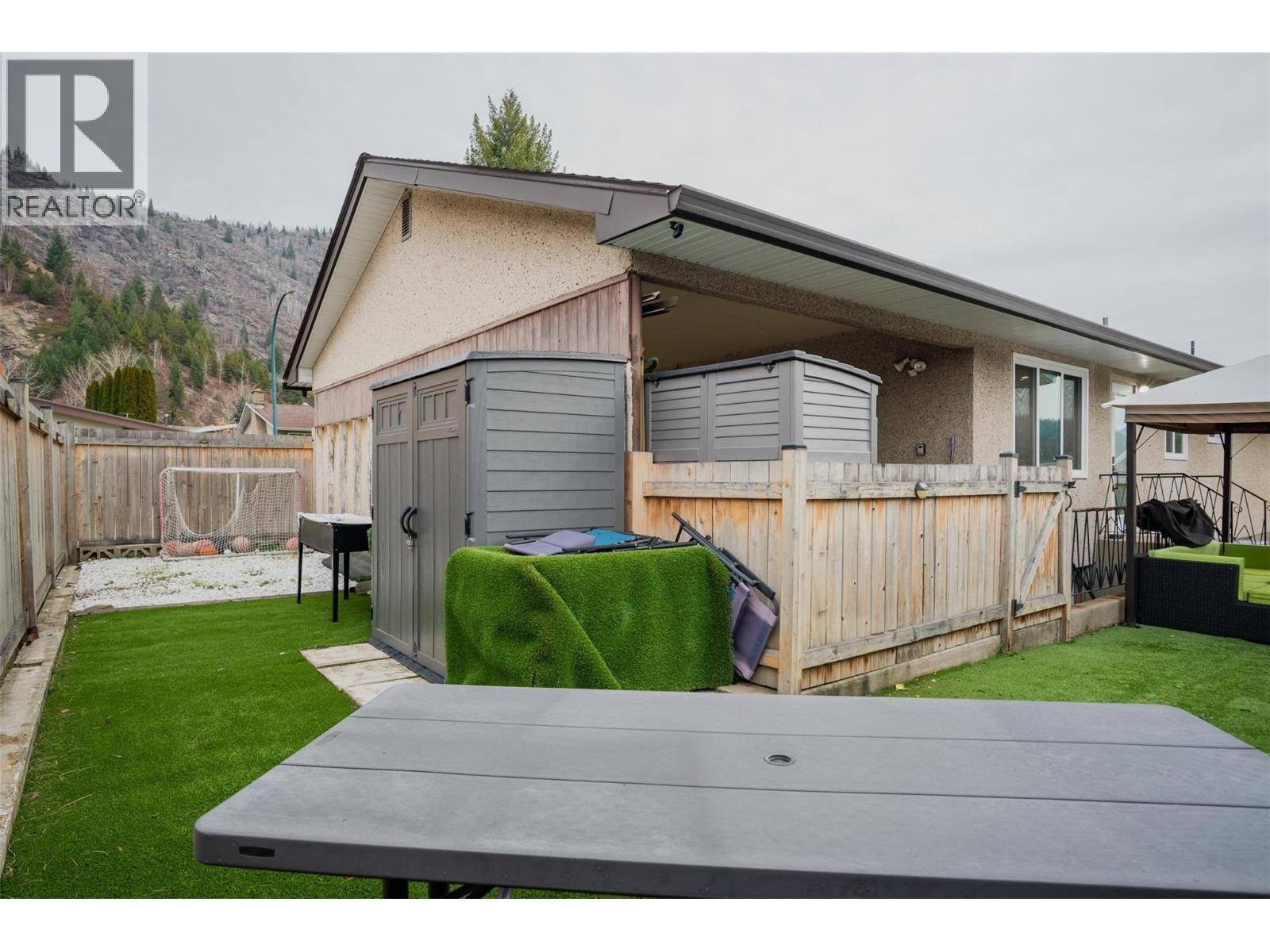 3690 Carnation Drive, Trail, British Columbia  V1R 2W6 - Photo 30 - 10371309