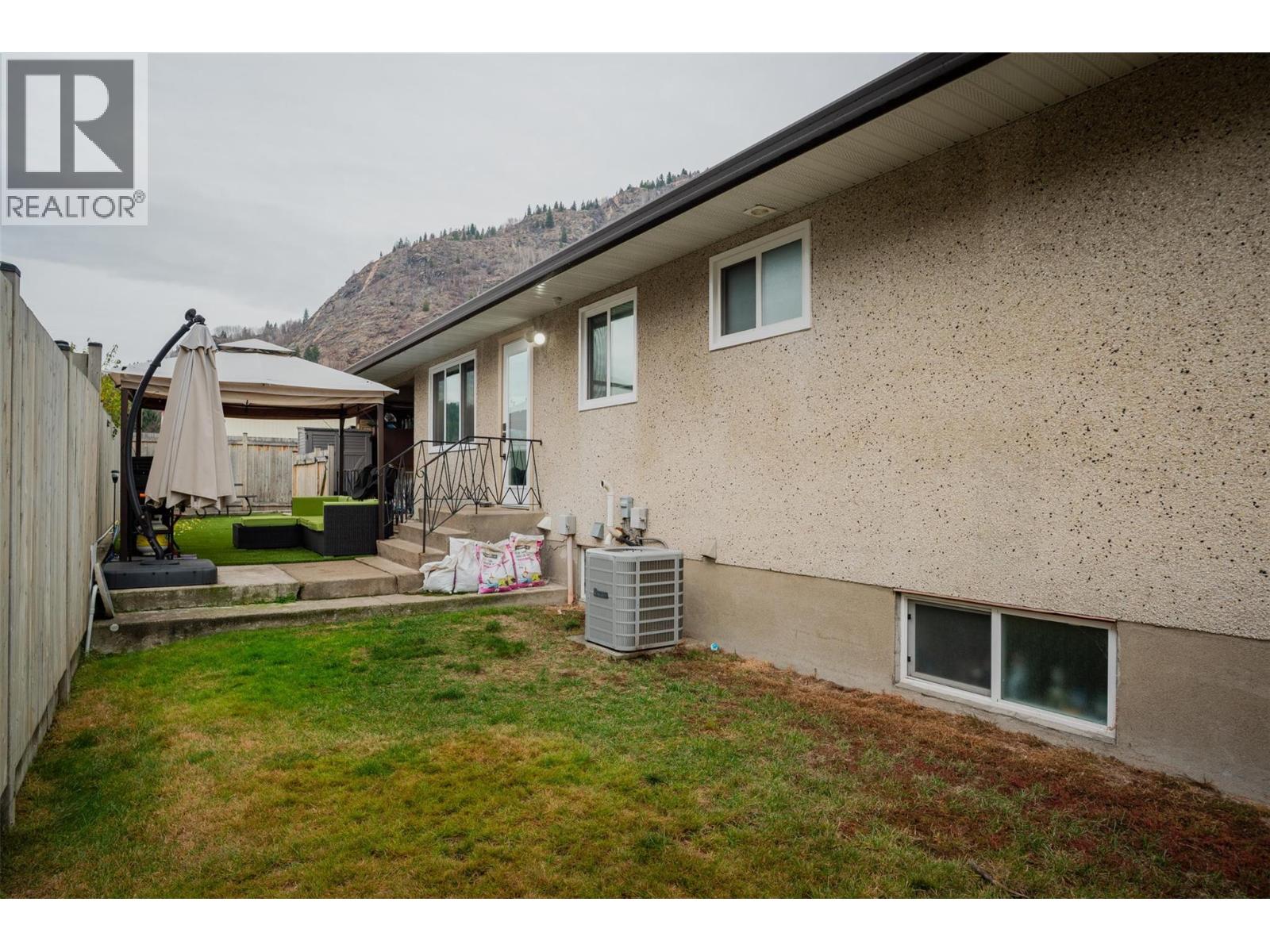 3690 Carnation Drive, Trail, British Columbia  V1R 2W6 - Photo 32 - 10371309