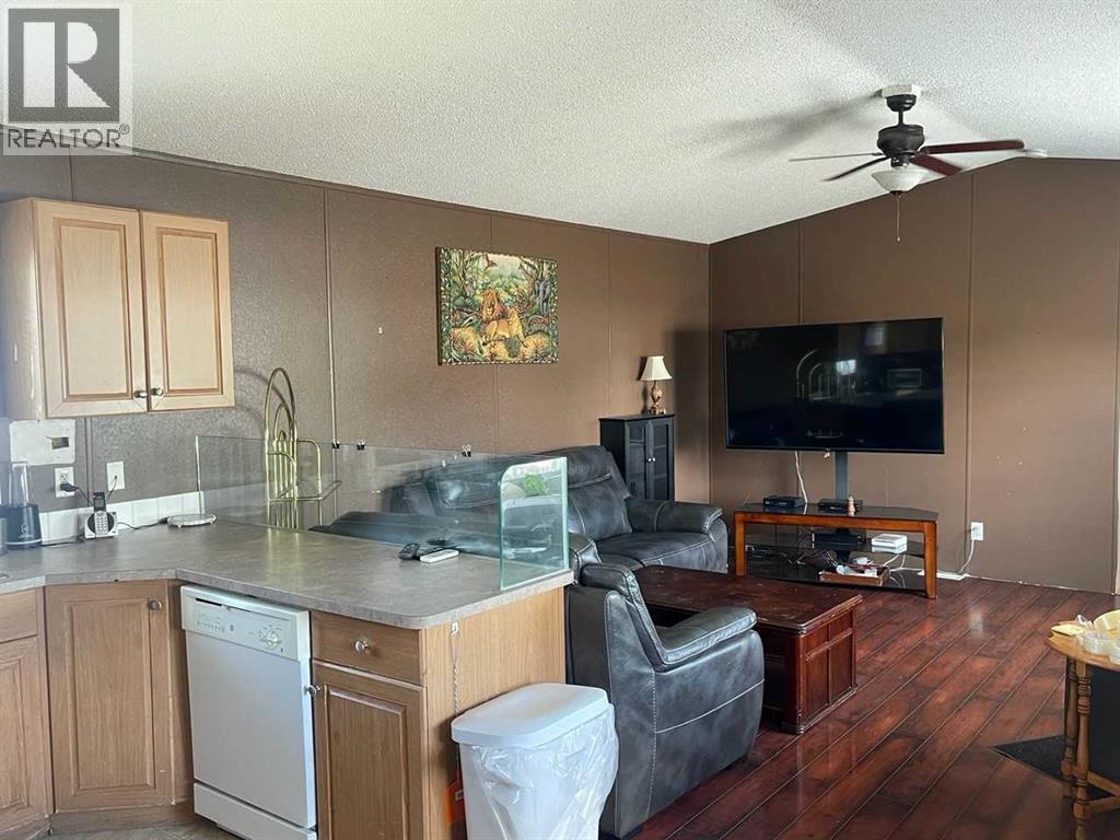 1549 15 Streetcrescent, Wainwright, Alberta  T9W 1K8 - Photo 10 - A2250603