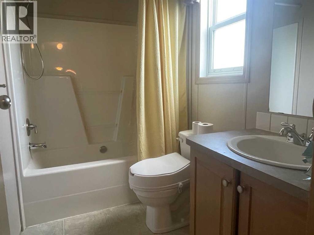 1549 15 Streetcrescent, Wainwright, Alberta  T9W 1K8 - Photo 13 - A2250603