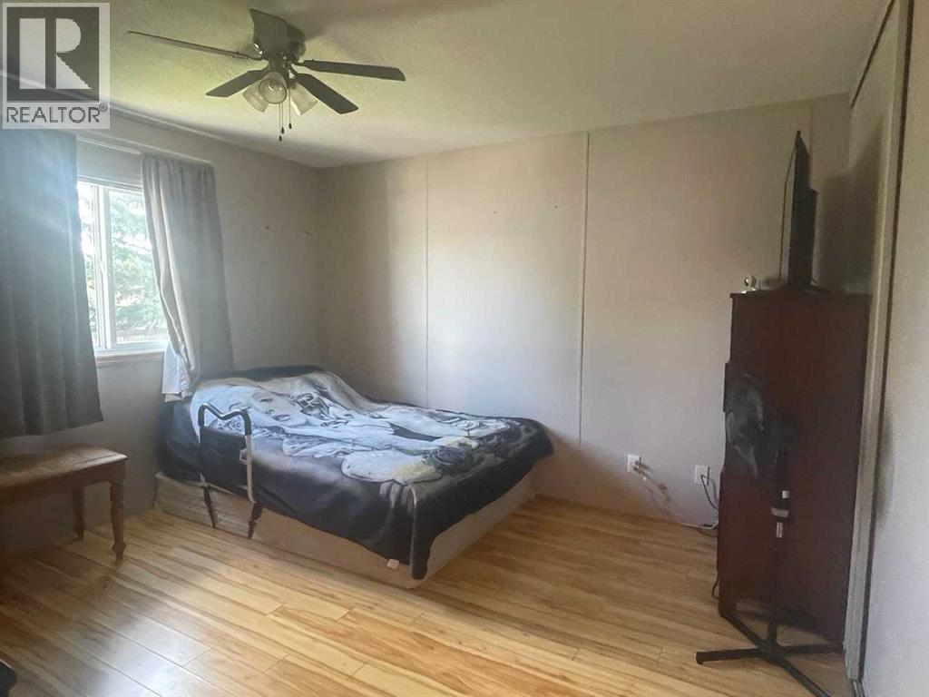 1549 15 Streetcrescent, Wainwright, Alberta  T9W 1K8 - Photo 7 - A2250603