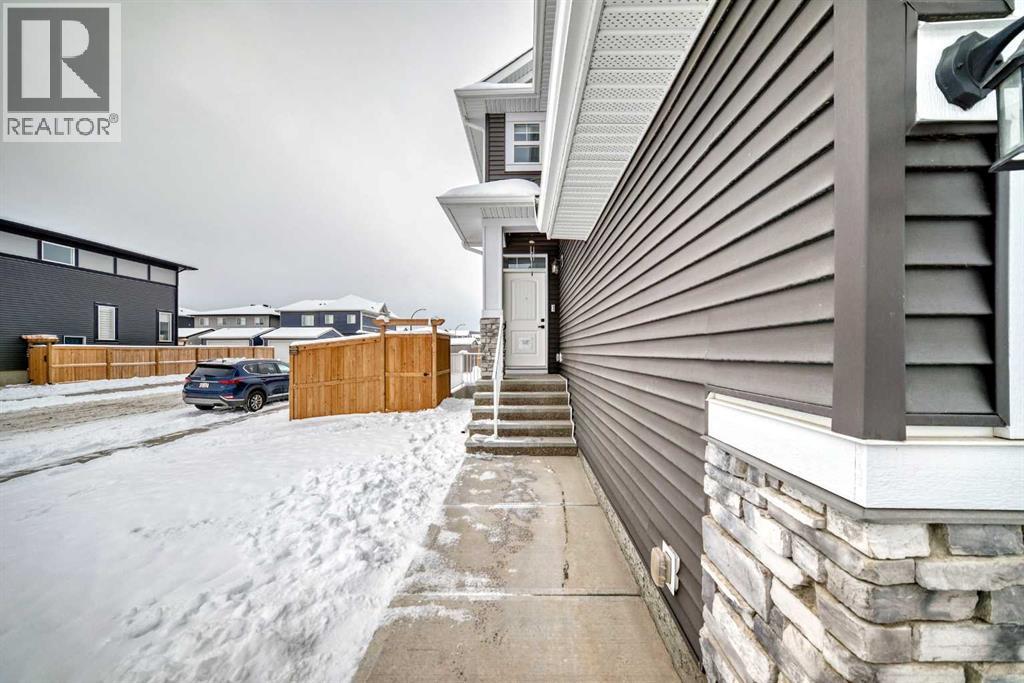31 Creekside Grove Sw, Calgary, Alberta  T2X 4A8 - Photo 3 - A2272984