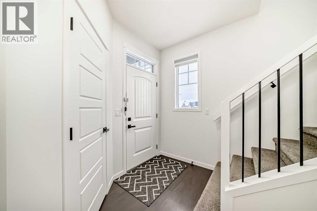 31 Creekside Grove Sw, Calgary, Alberta  T2X 4A8 - Photo 4 - A2272984