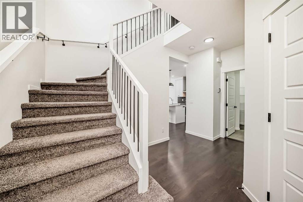 31 Creekside Grove Sw, Calgary, Alberta  T2X 4A8 - Photo 7 - A2272984