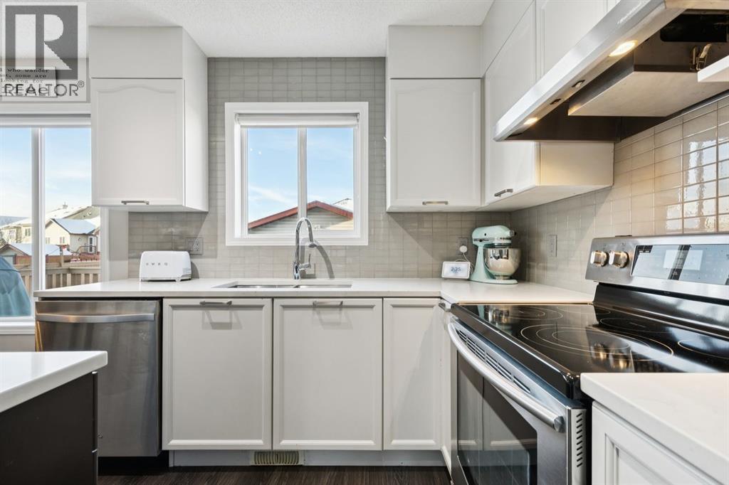 4 Copperfield Rise Se, Calgary, Alberta  T2Z 4R6 - Photo 13 - A2274899