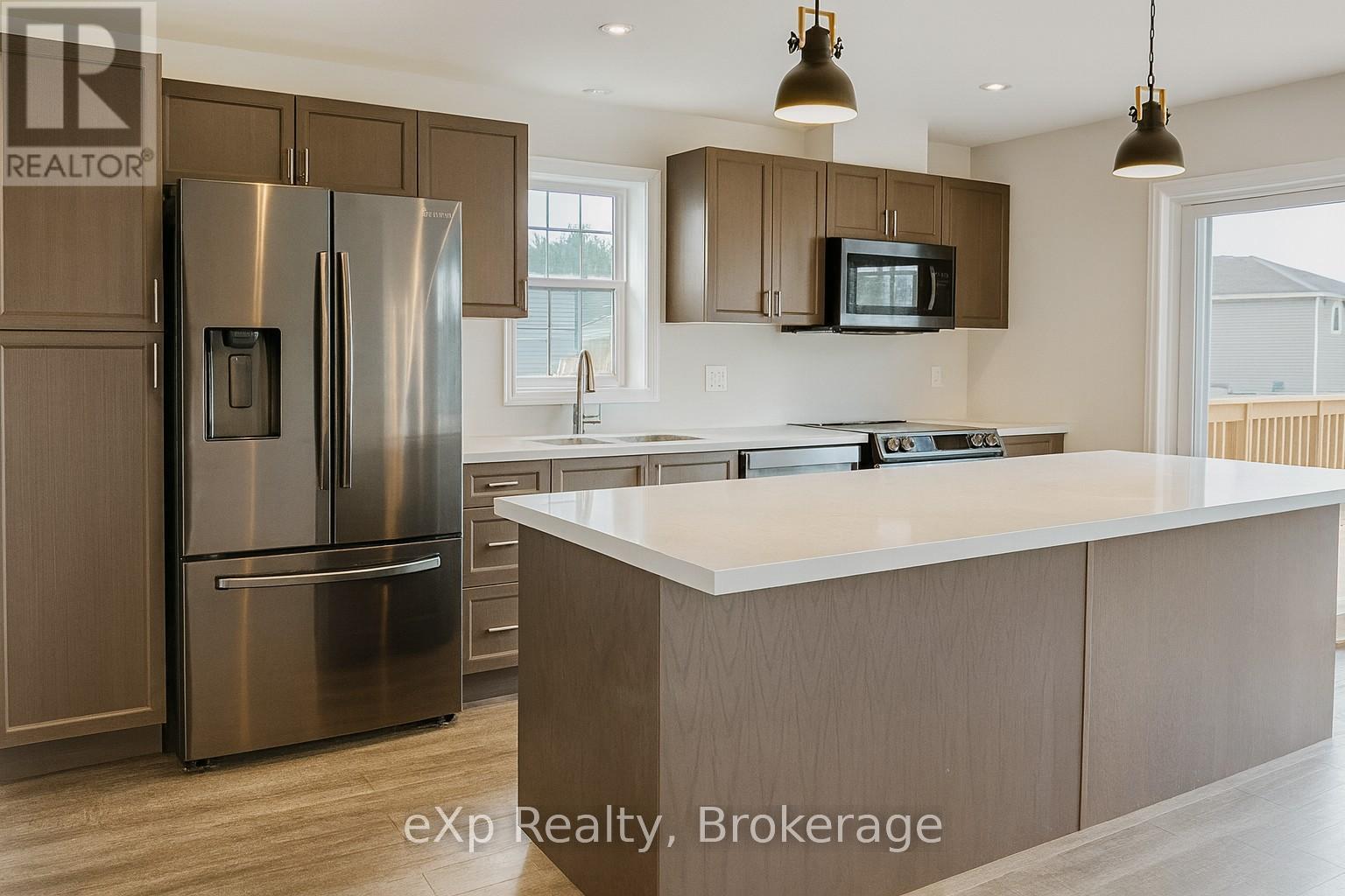 50 Quinn Forest Drive, Bracebridge, Ontario  P1L 1W9 - Photo 6 - X12455957