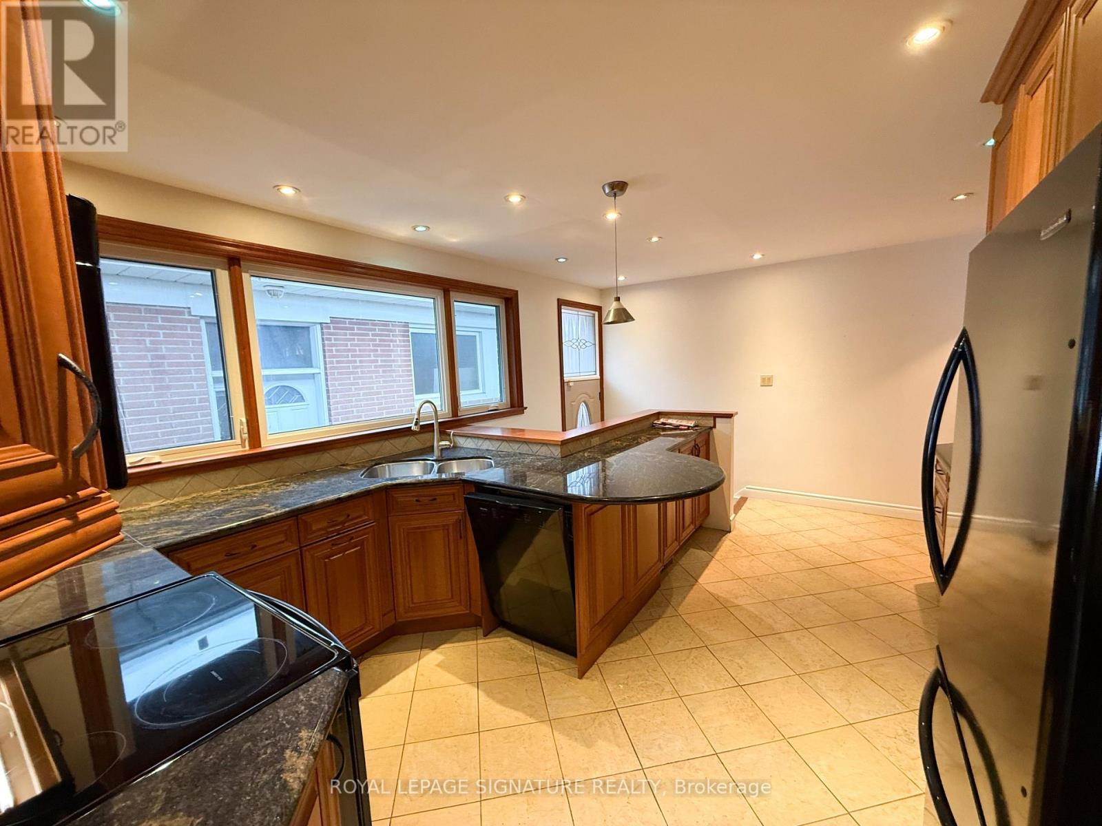 23 Palomino Crescent, Toronto, Ontario  M2K 1W2 - Photo 4 - C12641622