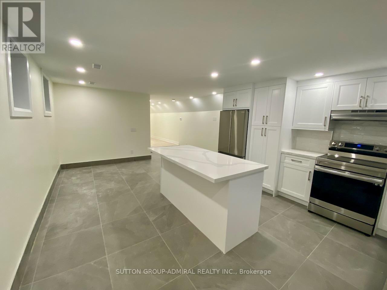 6 - 347 Northcliffe Boulevard, Toronto, Ontario  M6E 3K9 - Photo 8 - C12641628