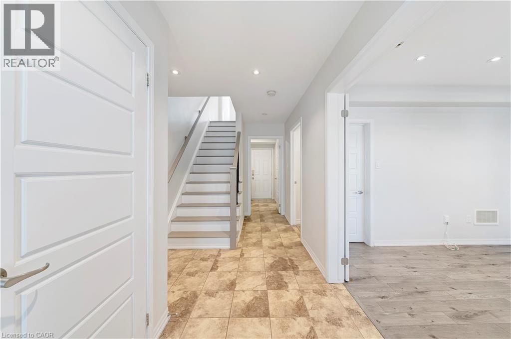 244 Ellen Davidson Drive, Oakville, Ontario  L6M 0V2 - Photo 3 - 40794427