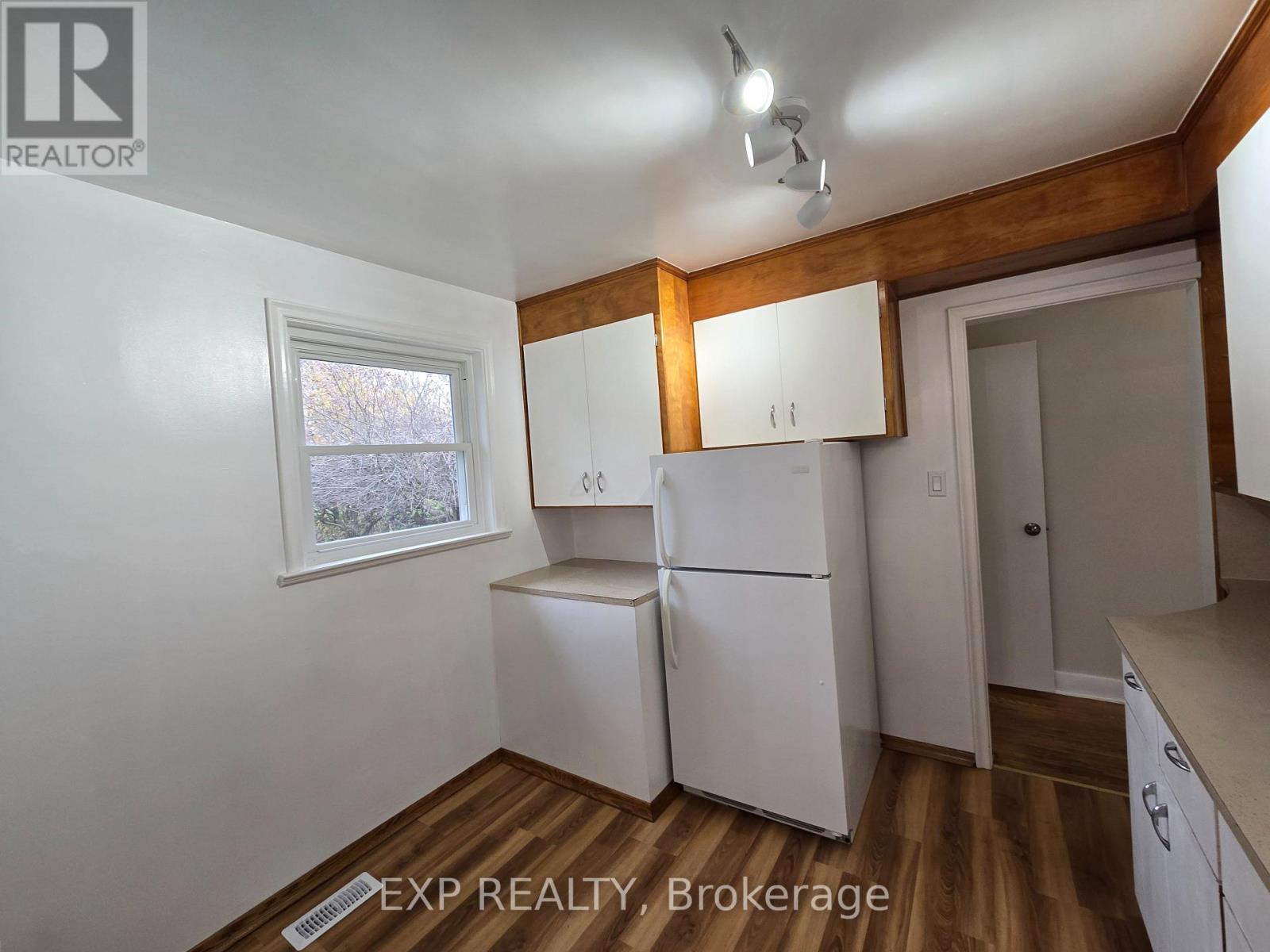 24 Fulham Street, Toronto, Ontario  M1S 2A4 - Photo 11 - E12641676