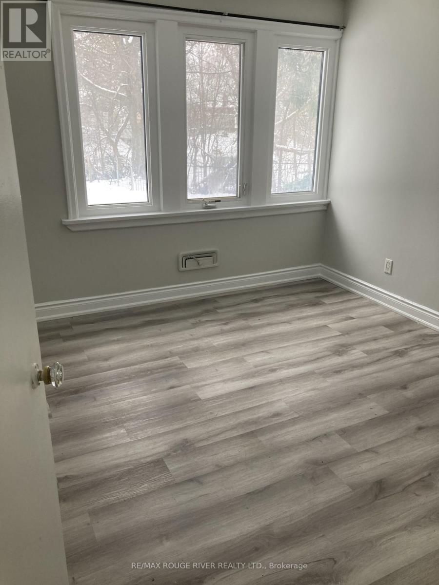 319 Burk Street, Oshawa, Ontario  L1J 4C7 - Photo 6 - E12641706