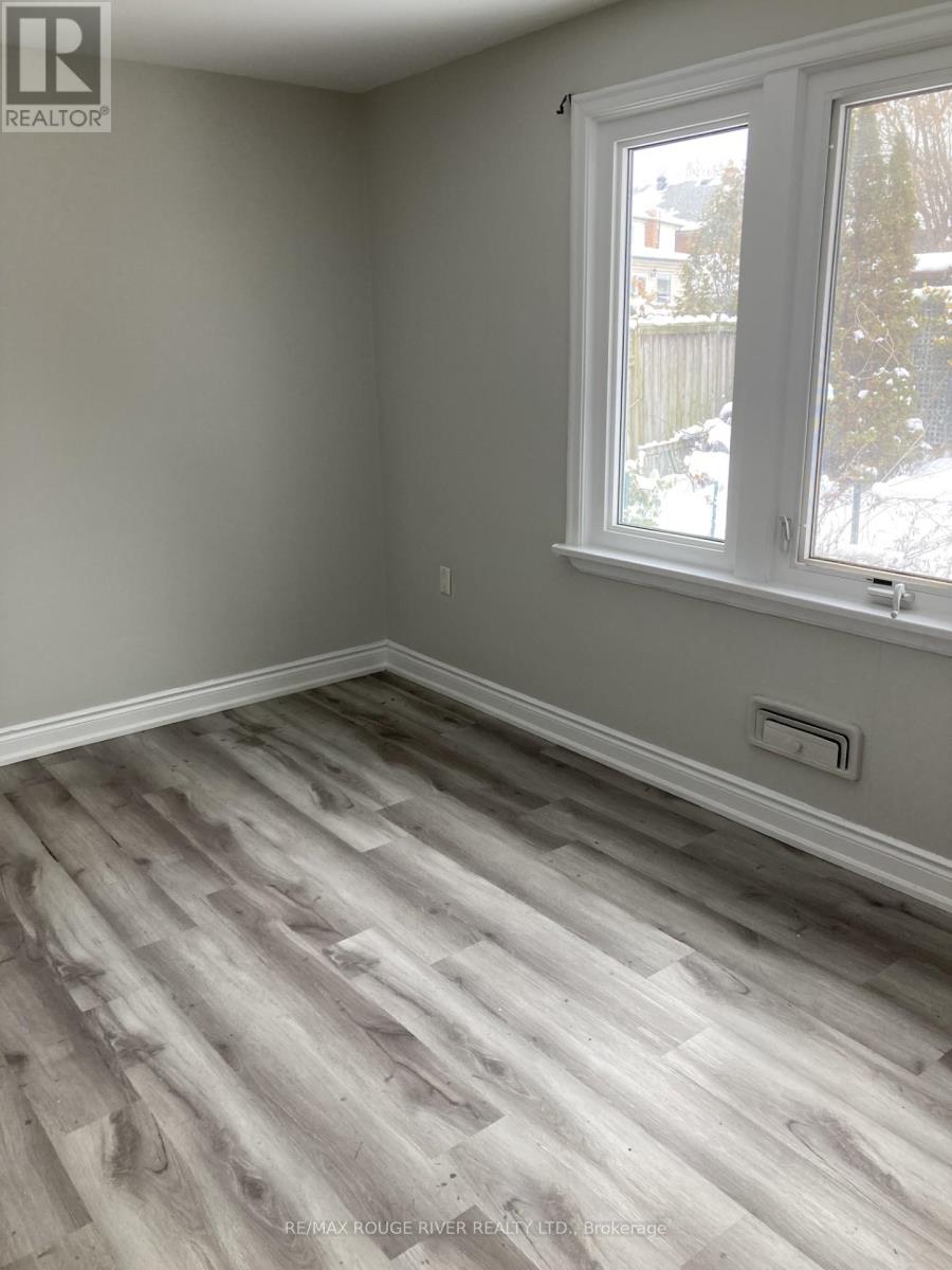 319 Burk Street, Oshawa, Ontario  L1J 4C7 - Photo 7 - E12641706