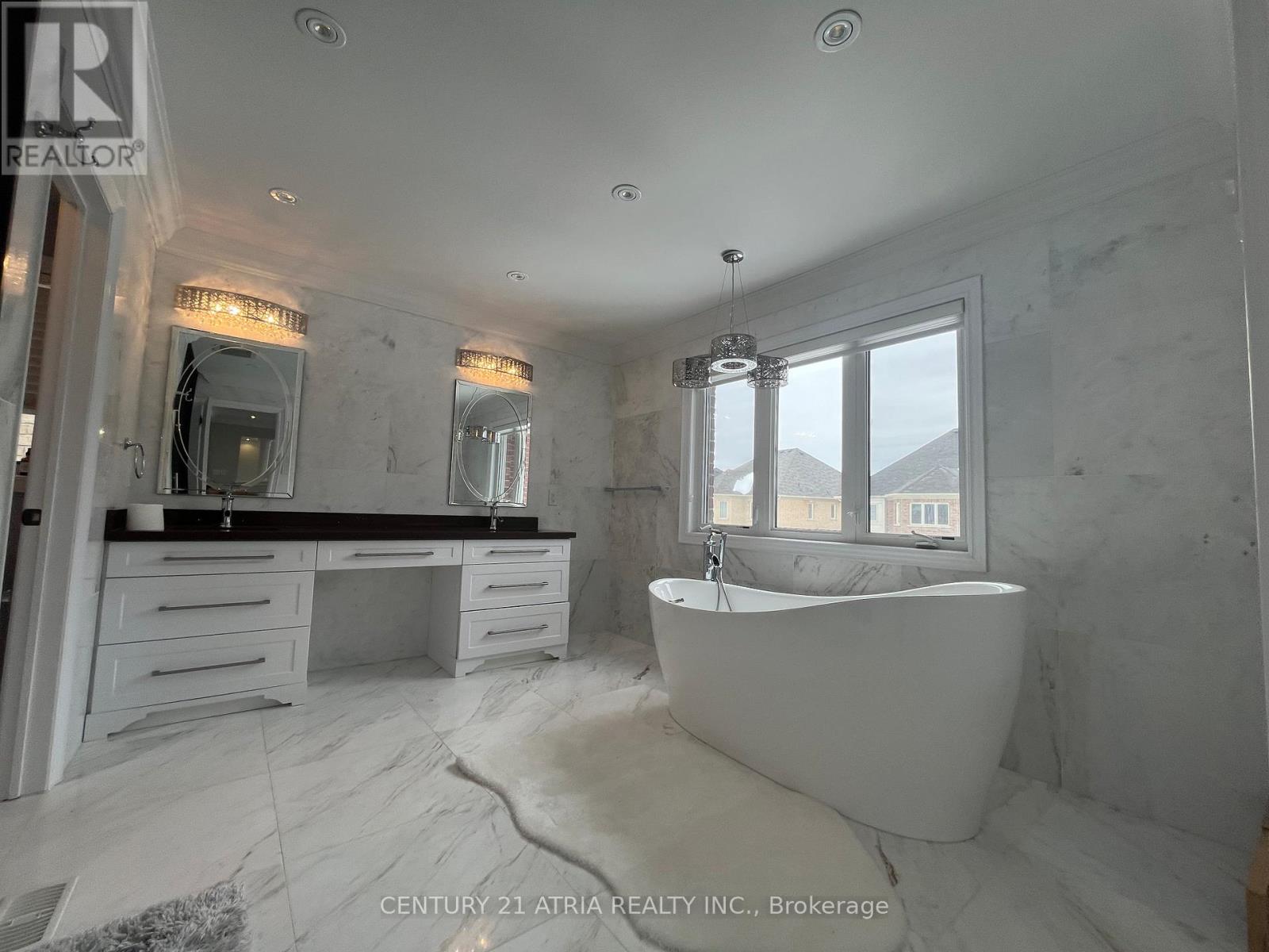 48 Stollery Pond Crescent, Markham, Ontario  L6C 0V1 - Photo 8 - N12641630