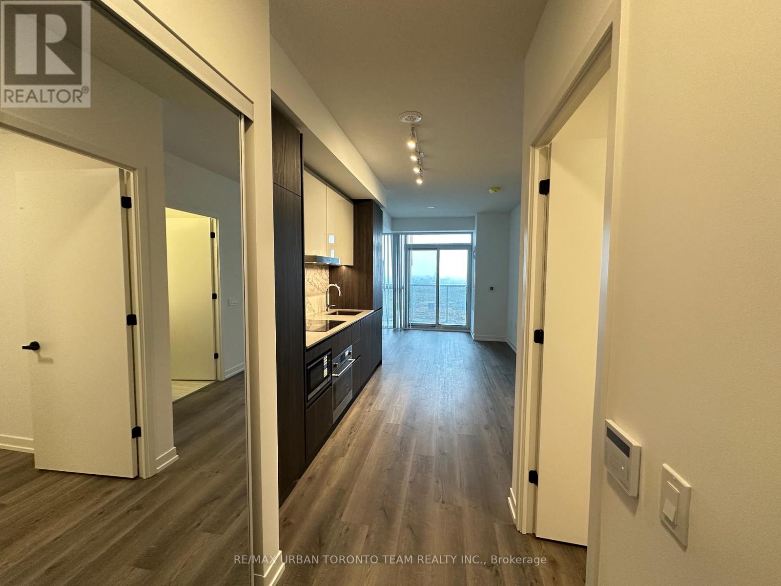 3011 - 8 Interchange Way, Vaughan, Ontario  L4K 5Z7 - Photo 7 - N12641640