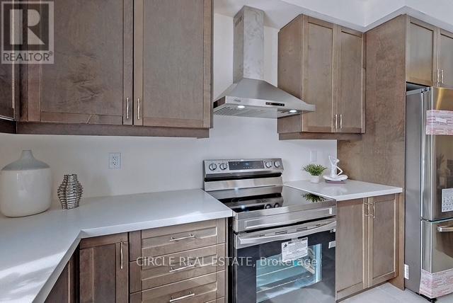 Upper Level - 213 Danny Wheeler Boulevard, Georgina, Ontario  L4P 0J8 - Photo 10 - N12641646