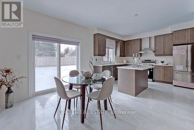 Upper Level - 213 Danny Wheeler Boulevard, Georgina, Ontario  L4P 0J8 - Photo 14 - N12641646