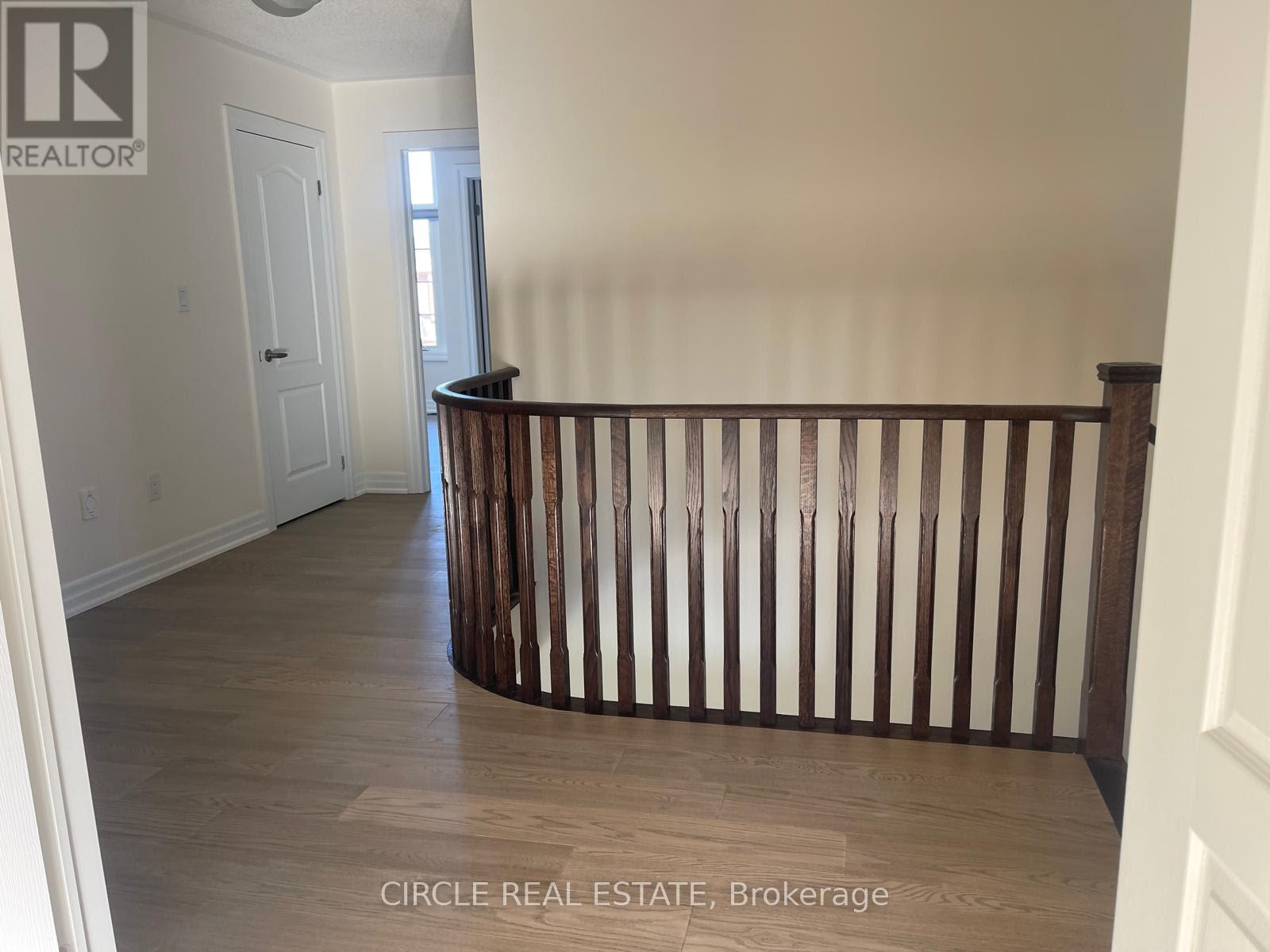 Upper Level - 213 Danny Wheeler Boulevard, Georgina, Ontario  L4P 0J8 - Photo 19 - N12641646