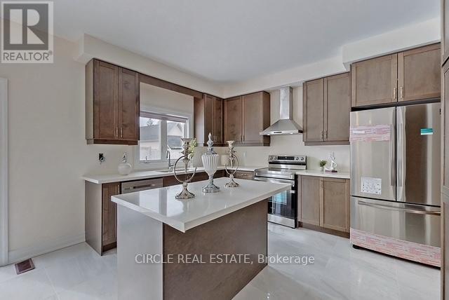 Upper Level - 213 Danny Wheeler Boulevard, Georgina, Ontario  L4P 0J8 - Photo 8 - N12641646