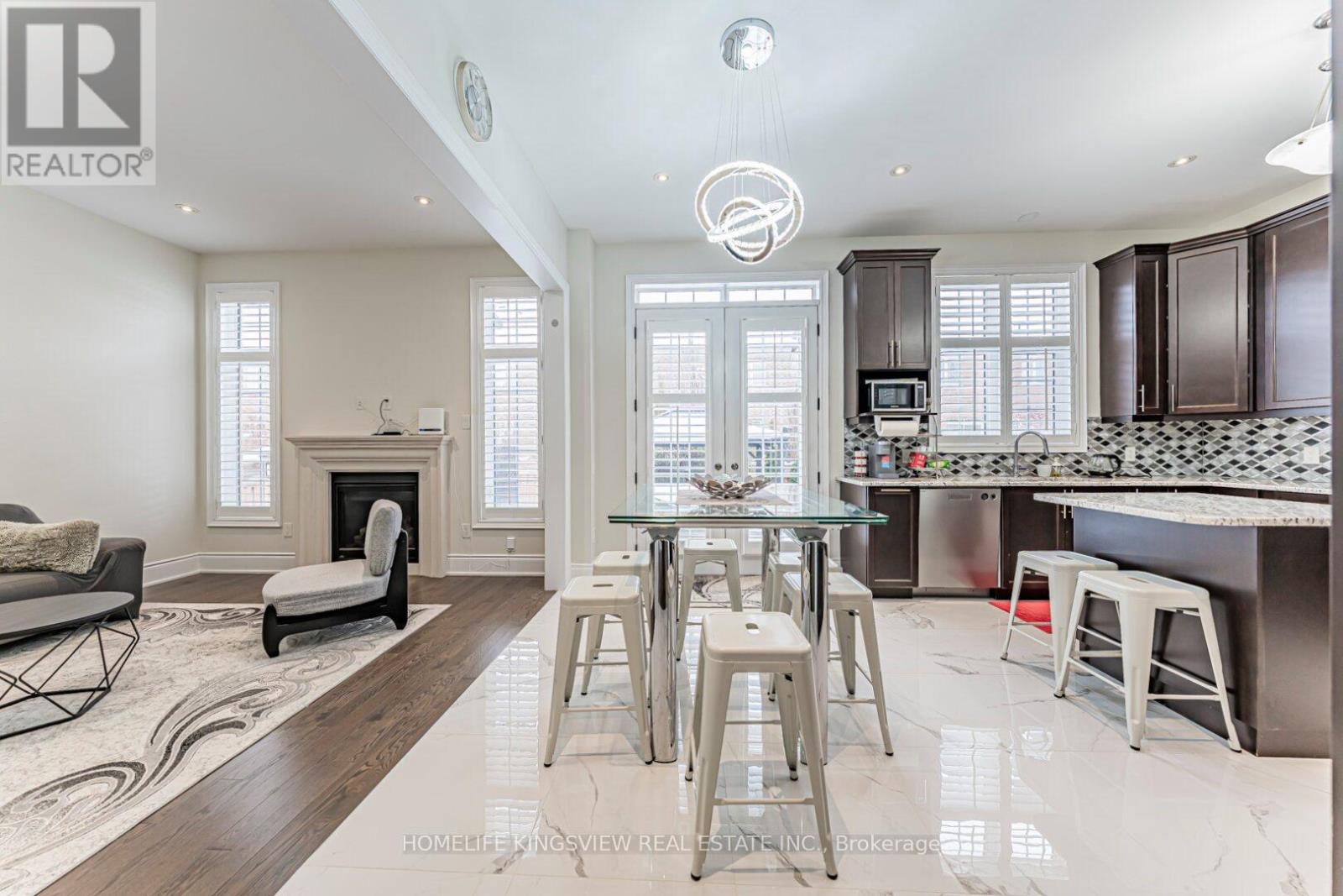 61 Ross Vennare Crescent, Vaughan, Ontario  L0J 1C0 - Photo 10 - N12641714