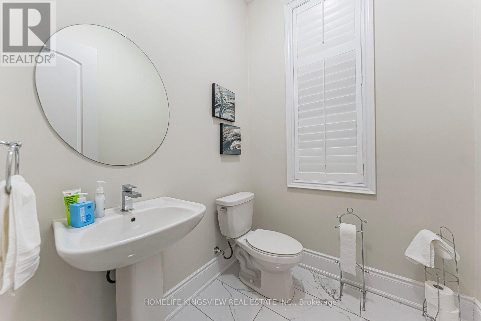 61 Ross Vennare Crescent, Vaughan, Ontario  L0J 1C0 - Photo 5 - N12641714