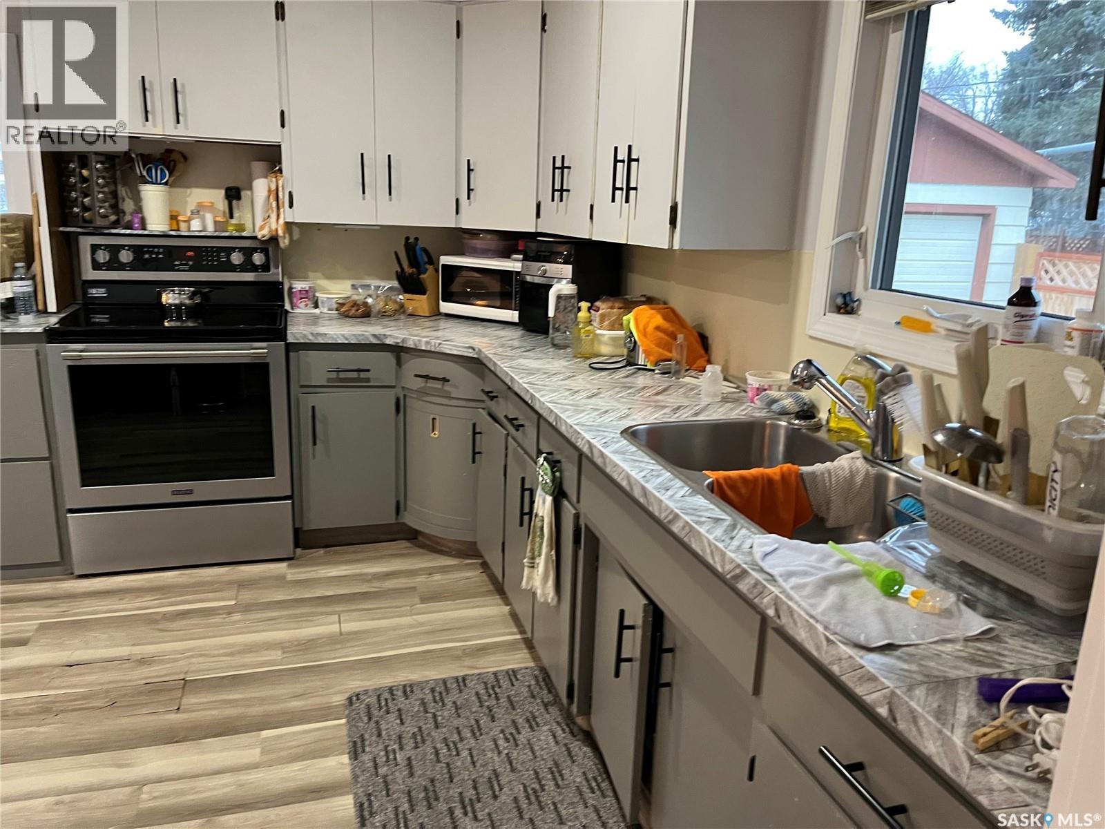 220 5th Avenue E, Gravelbourg, Saskatchewan  S0H 1X0 - Photo 11 - SK025781