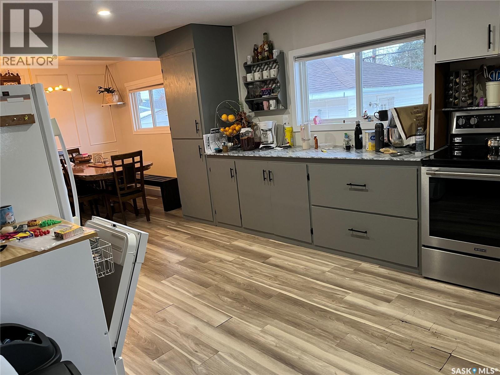 220 5th Avenue E, Gravelbourg, Saskatchewan  S0H 1X0 - Photo 12 - SK025781