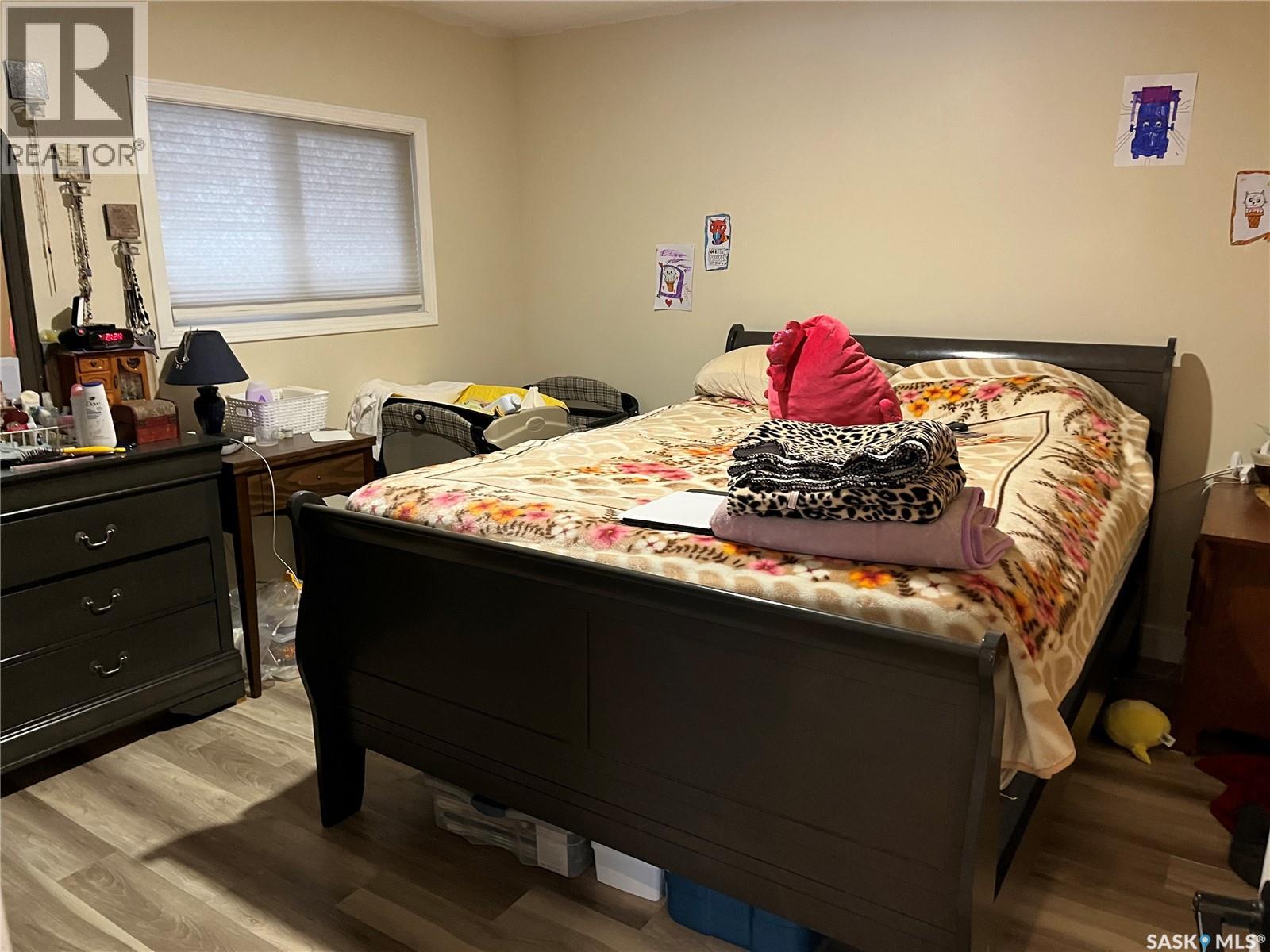 220 5th Avenue E, Gravelbourg, Saskatchewan  S0H 1X0 - Photo 13 - SK025781