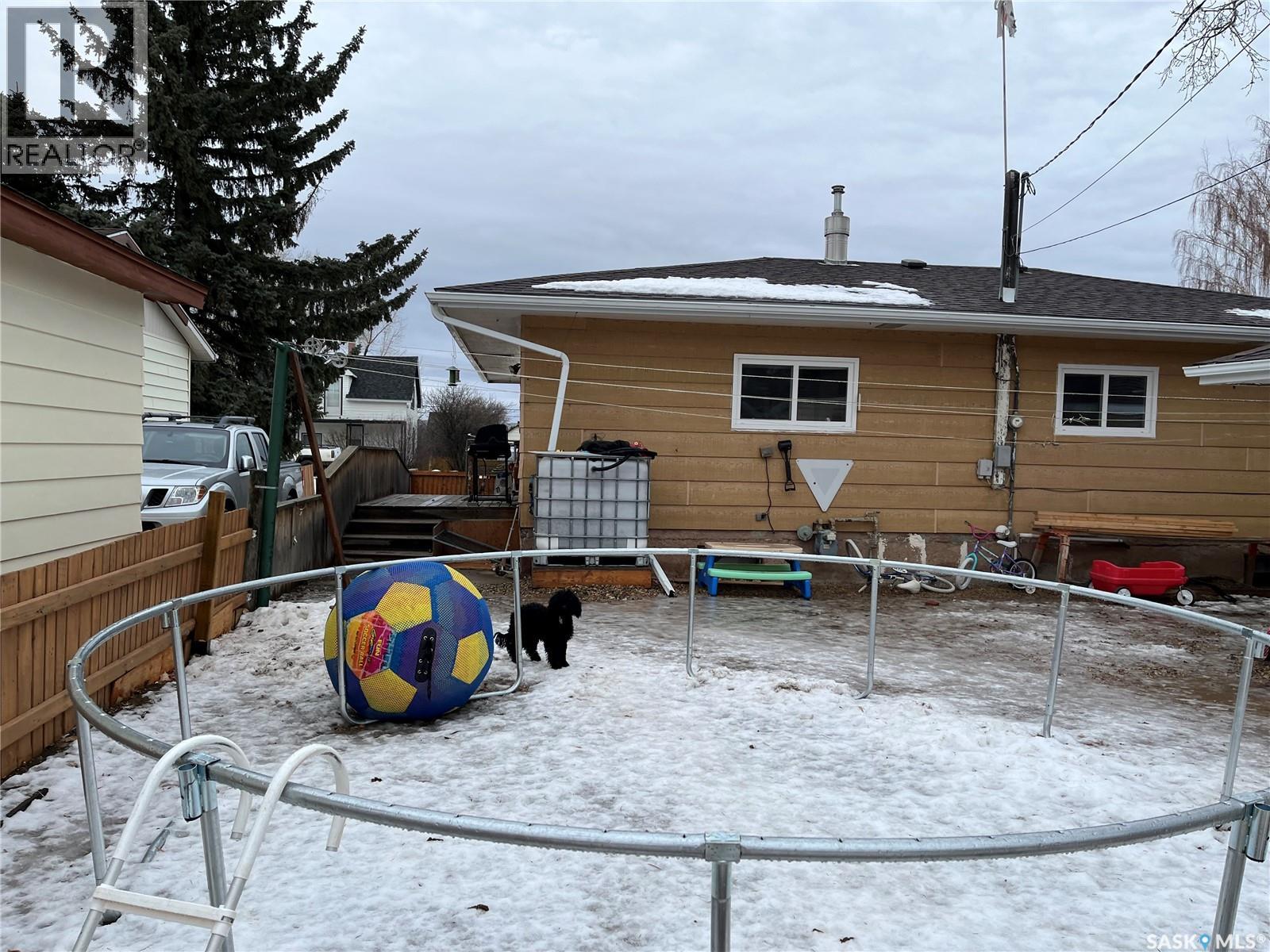 220 5th Avenue E, Gravelbourg, Saskatchewan  S0H 1X0 - Photo 37 - SK025781