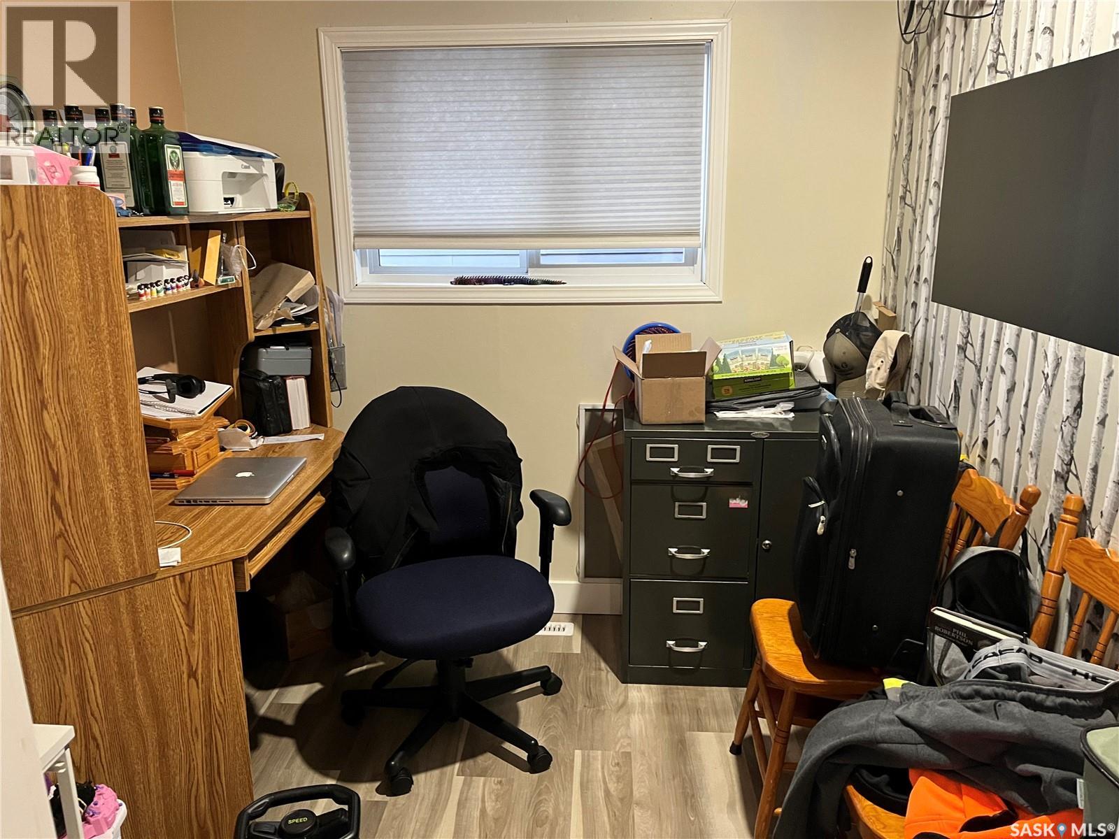 220 5th Avenue E, Gravelbourg, Saskatchewan  S0H 1X0 - Photo 6 - SK025781