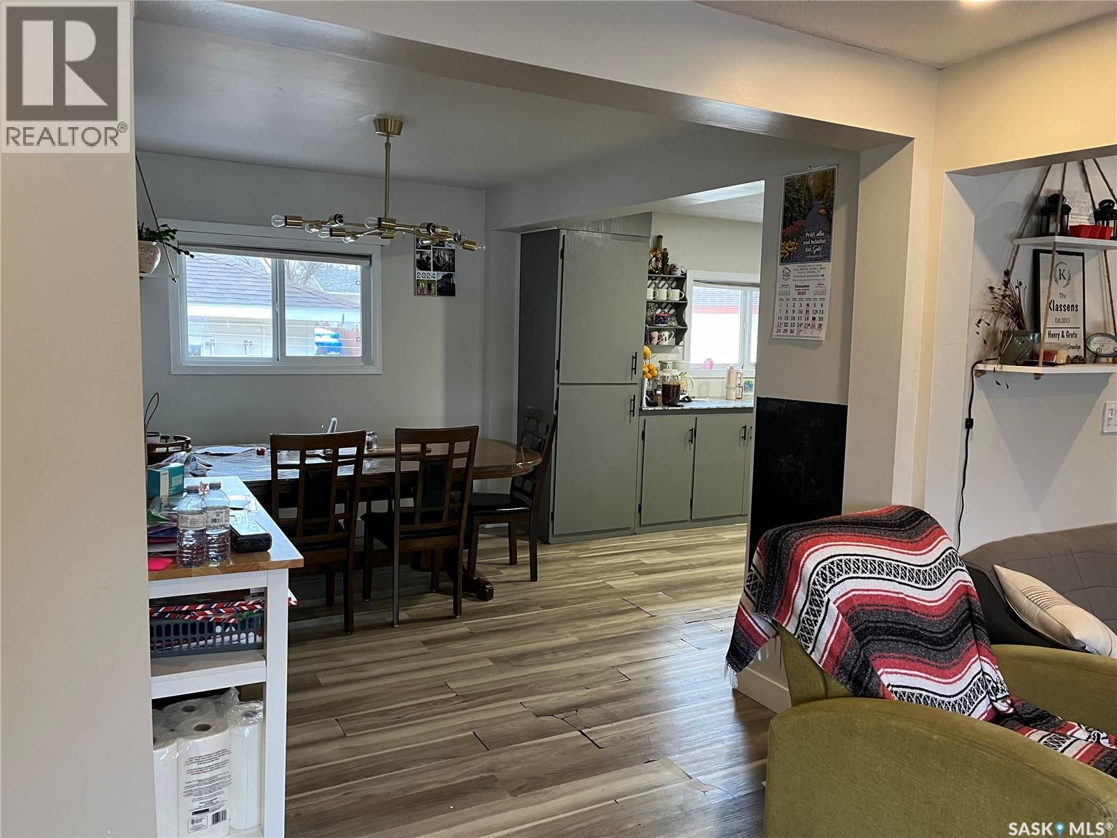 220 5th Avenue E, Gravelbourg, Saskatchewan  S0H 1X0 - Photo 8 - SK025781