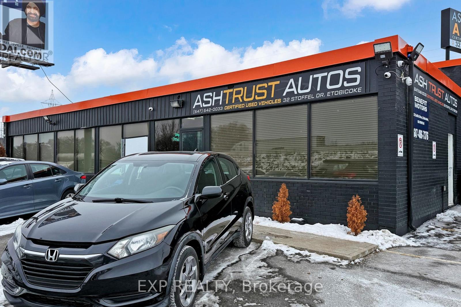 35 STOFFEL DRIVE, Toronto, Ontario