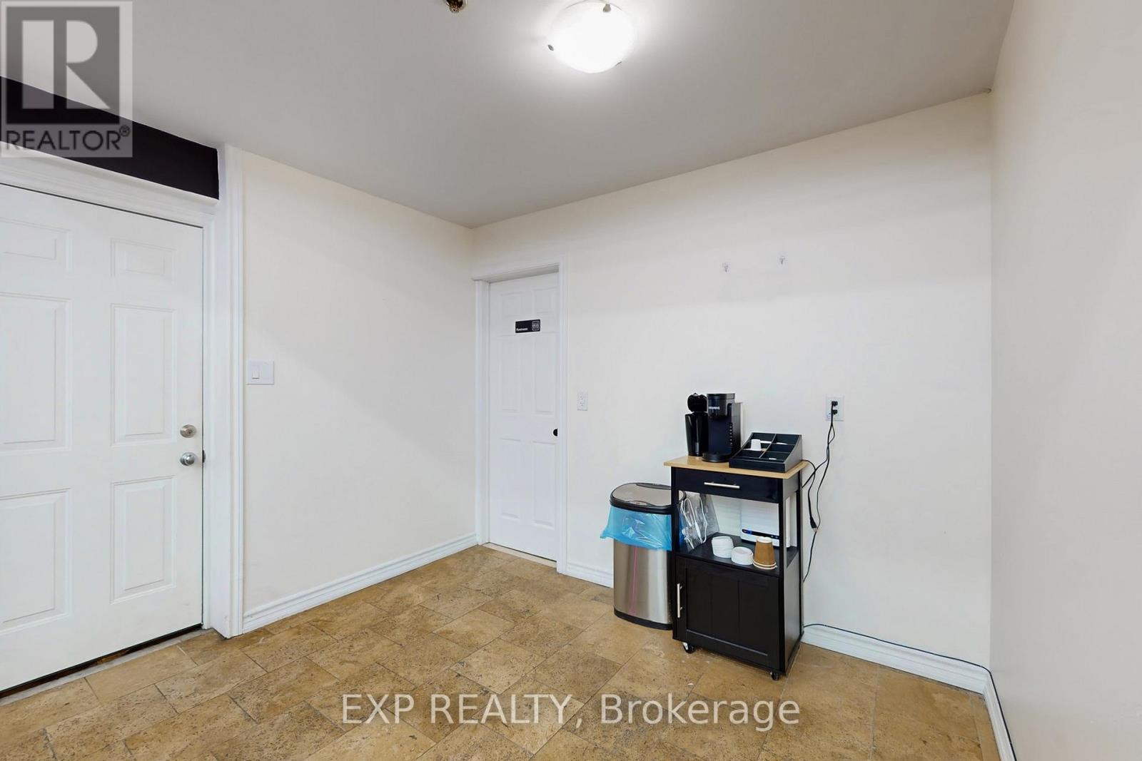 35 Stoffel Drive, Toronto, Ontario  M9W 1A8 - Photo 14 - W12641626