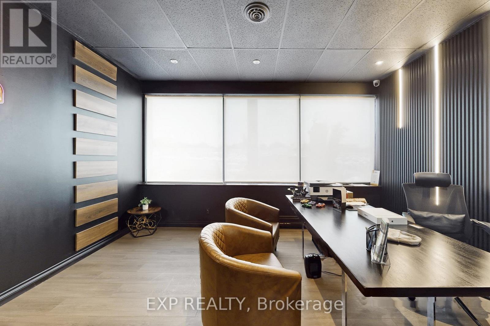 35 Stoffel Drive, Toronto, Ontario  M9W 1A8 - Photo 19 - W12641626