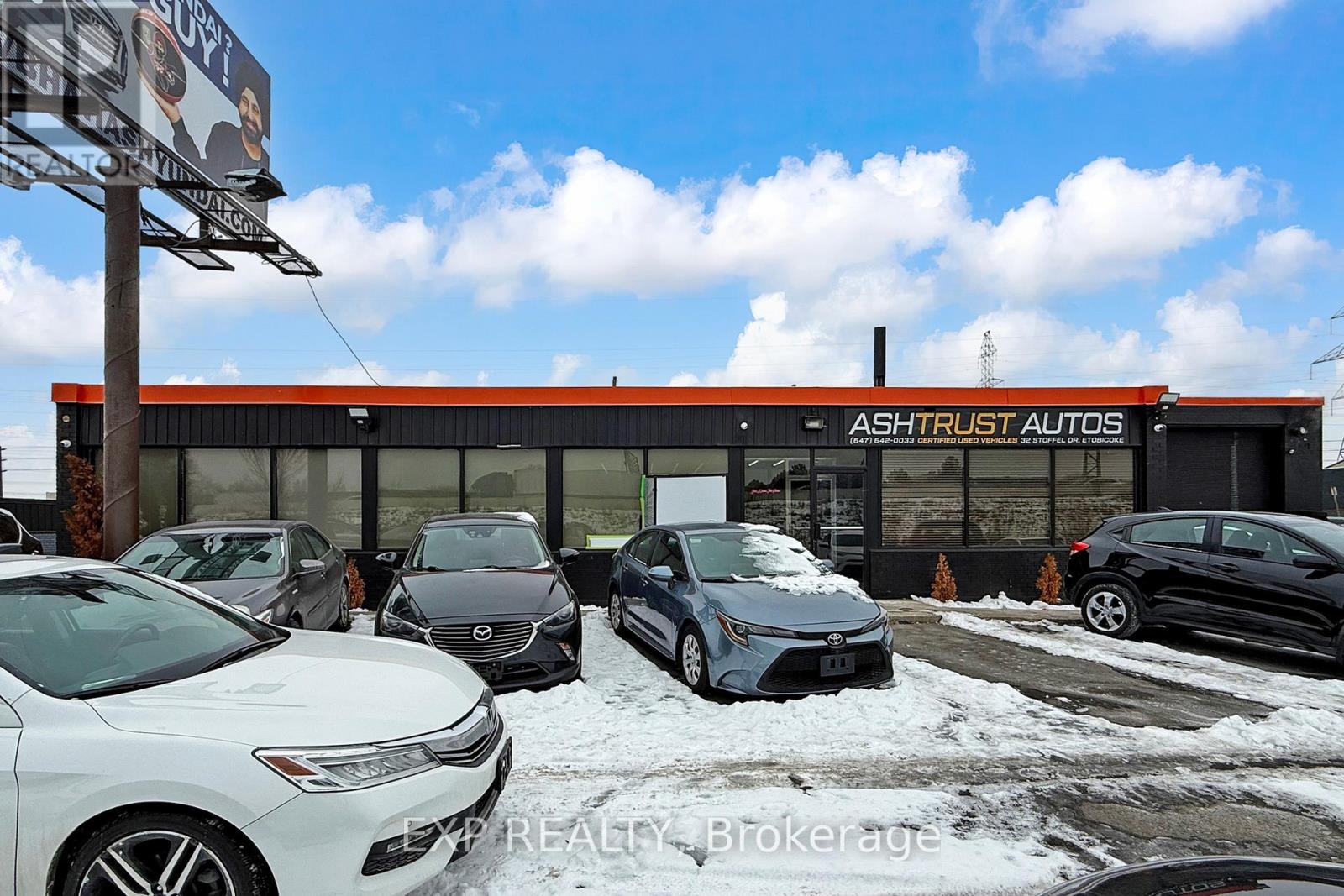 35 Stoffel Drive, Toronto, Ontario  M9W 1A8 - Photo 27 - W12641626