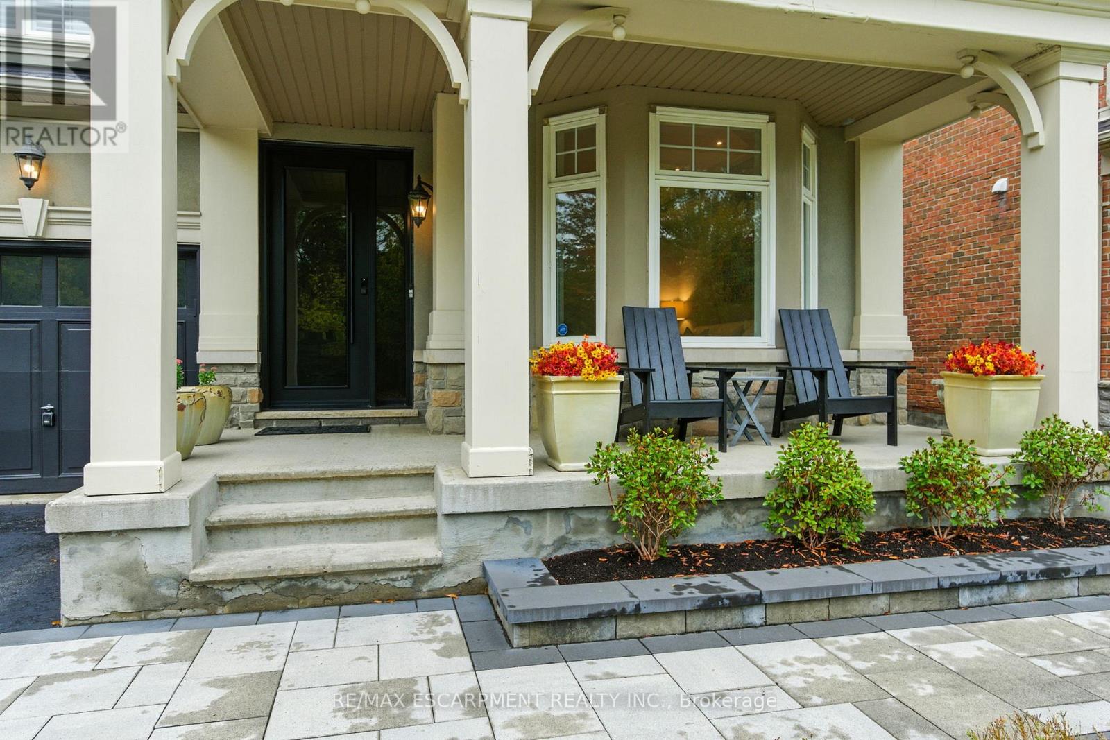 691 Merlot Court, Mississauga, Ontario  L5H 4M4 - Photo 3 - W12641638